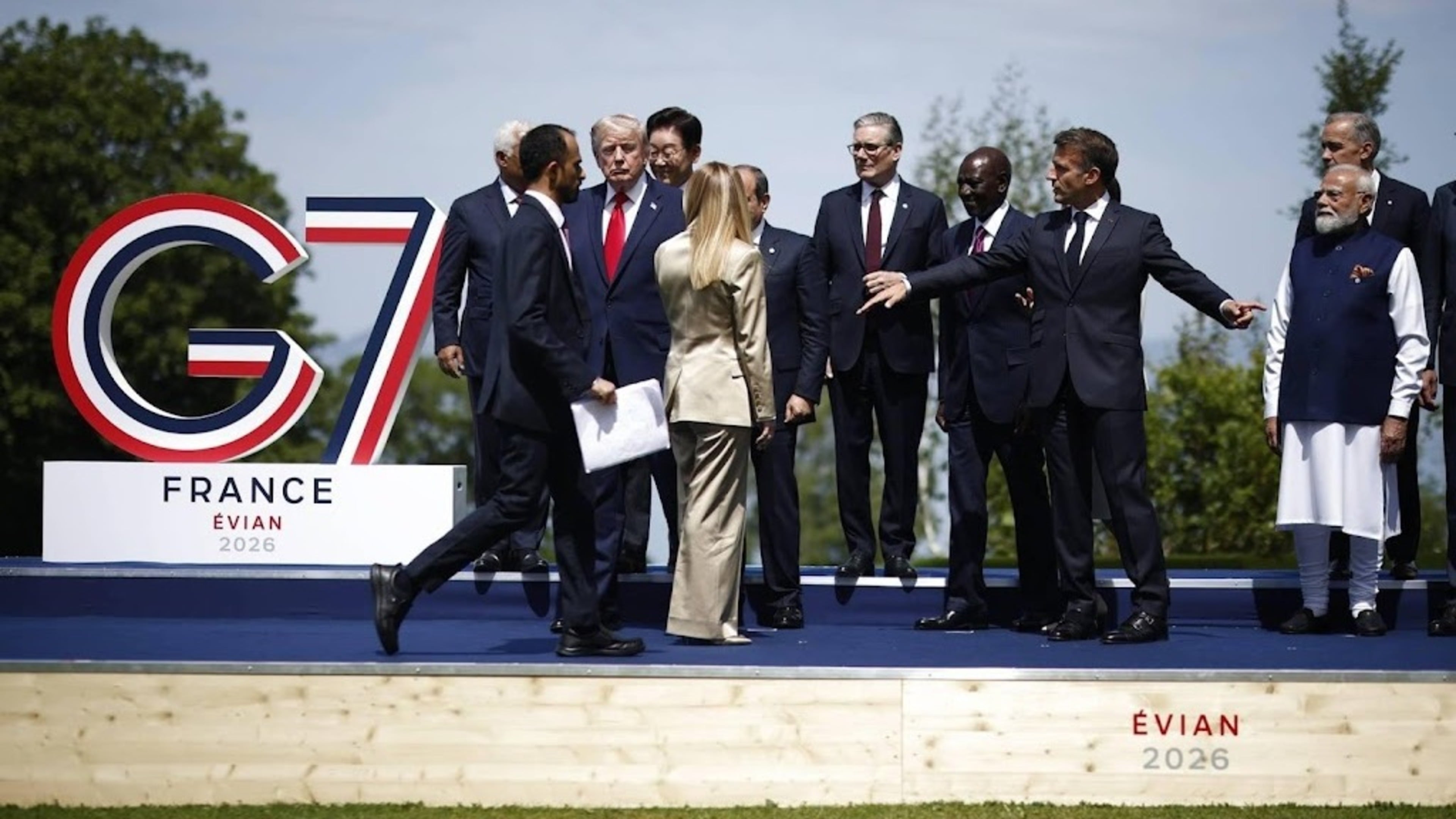 G7 aims to contain Ebola with better travel rules, vaccines, and tests