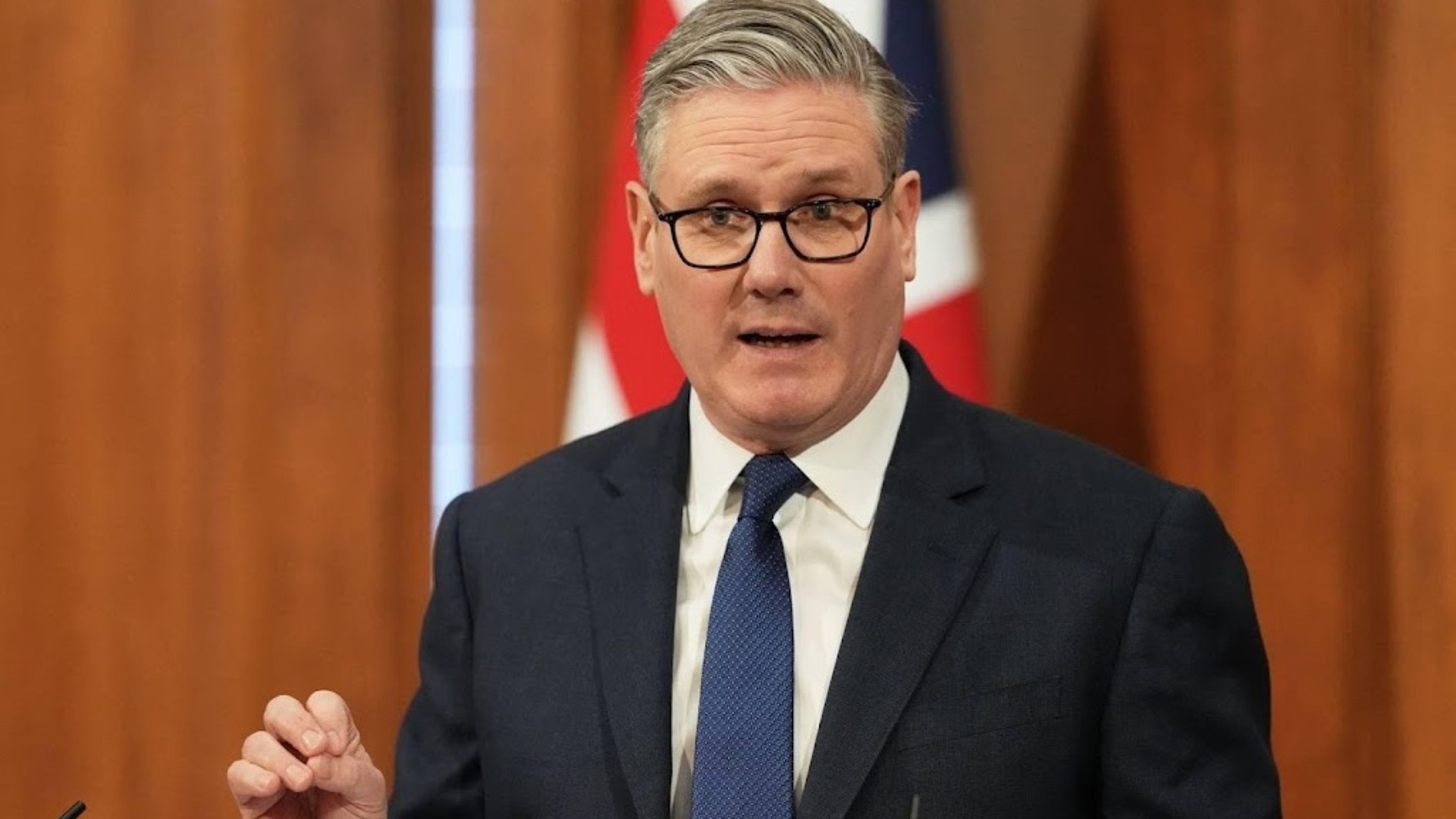 Starmer travels to Gulf region after ceasefire takes effect