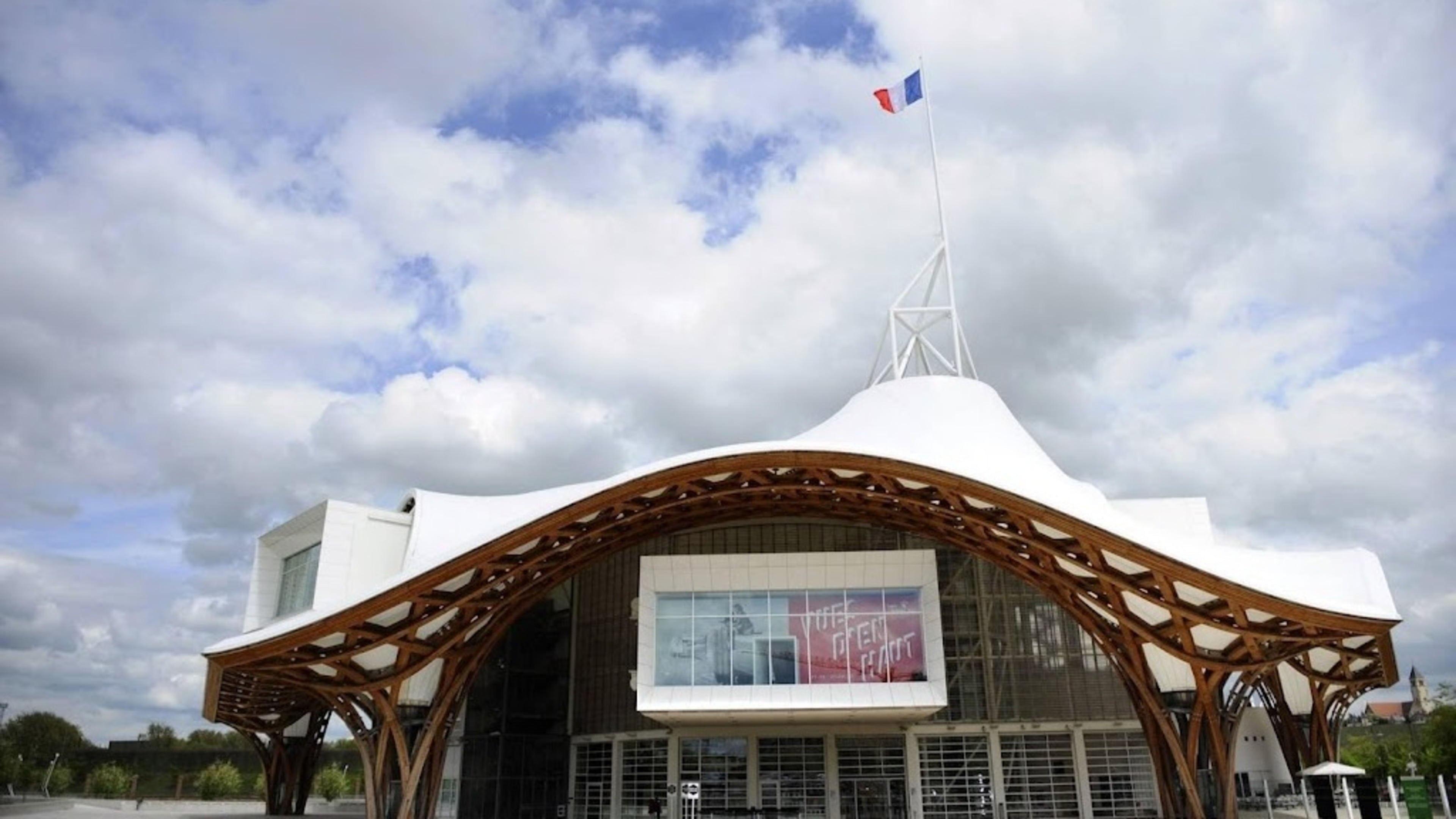 French museum reports theft of artistic banana