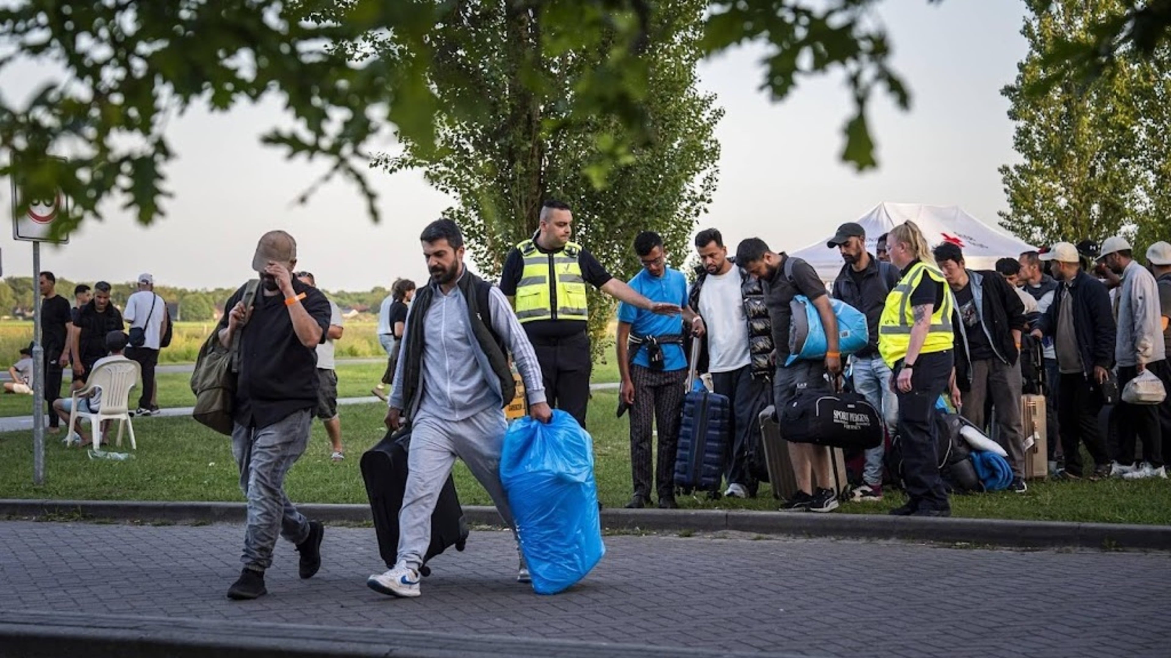 EU asylum applications down again from previous year