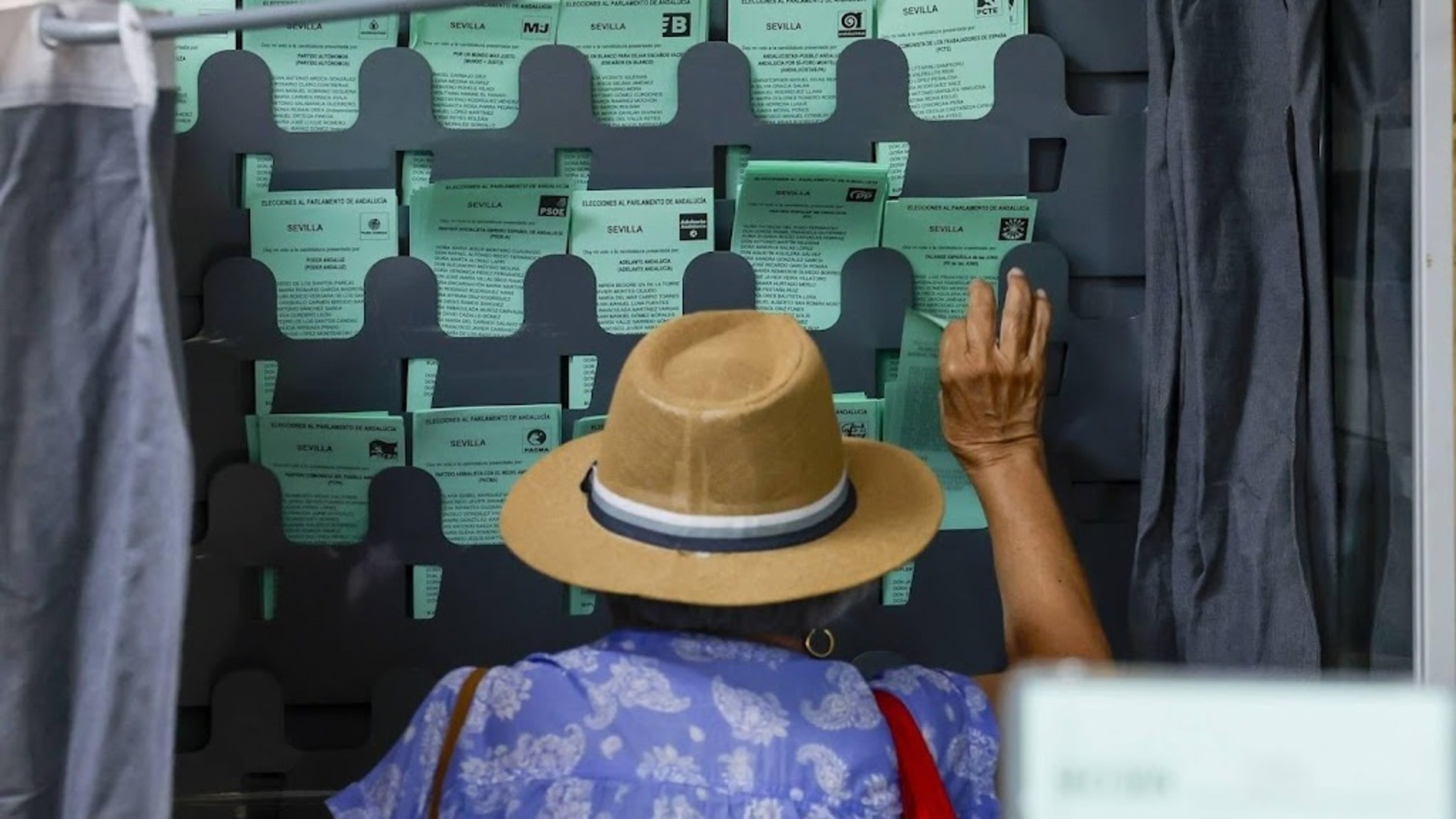 Exit poll: Spanish socialists lose in Andalusia elections