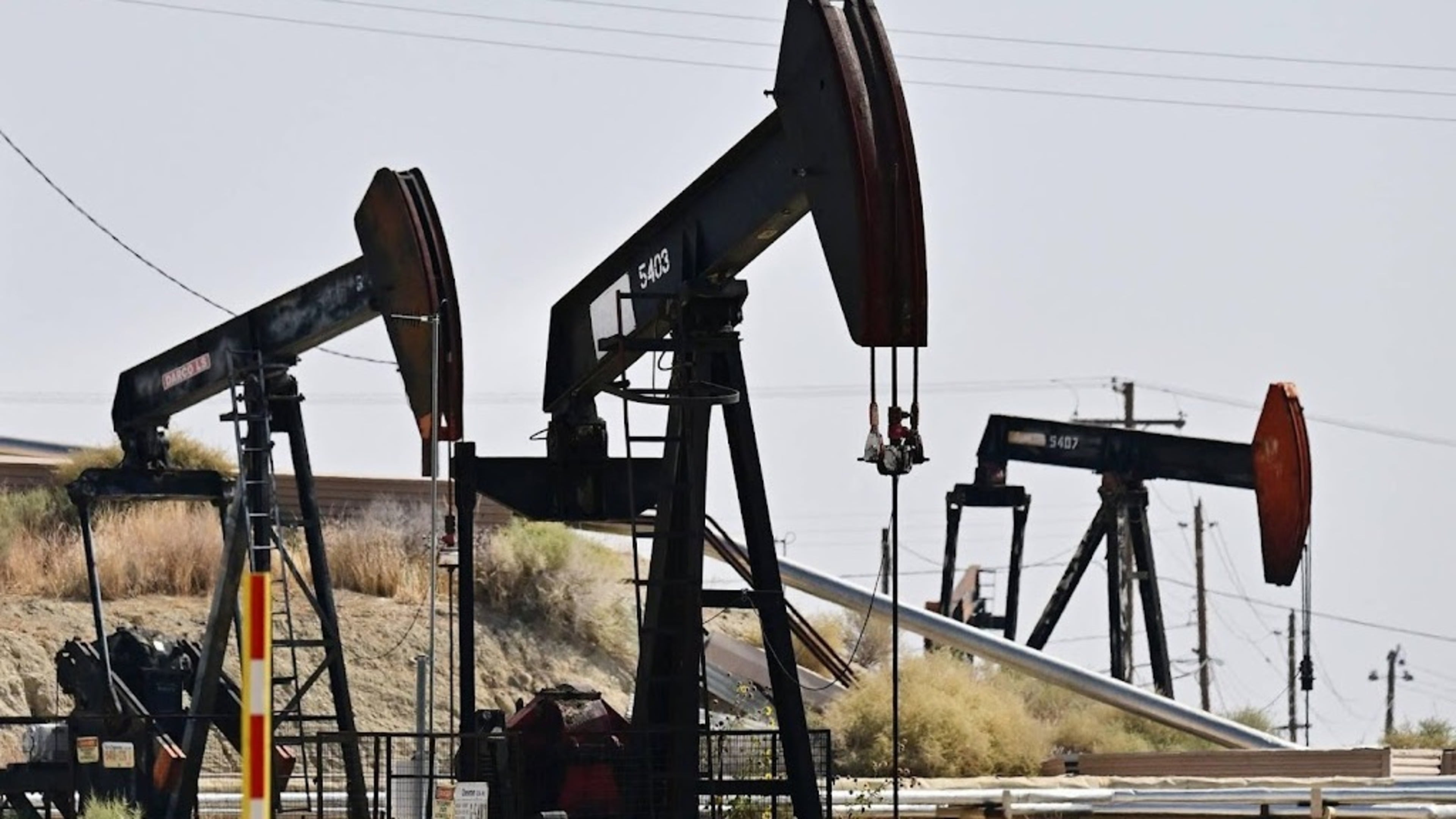 Oil prices fall more than 5 percent on Iran deal hopes