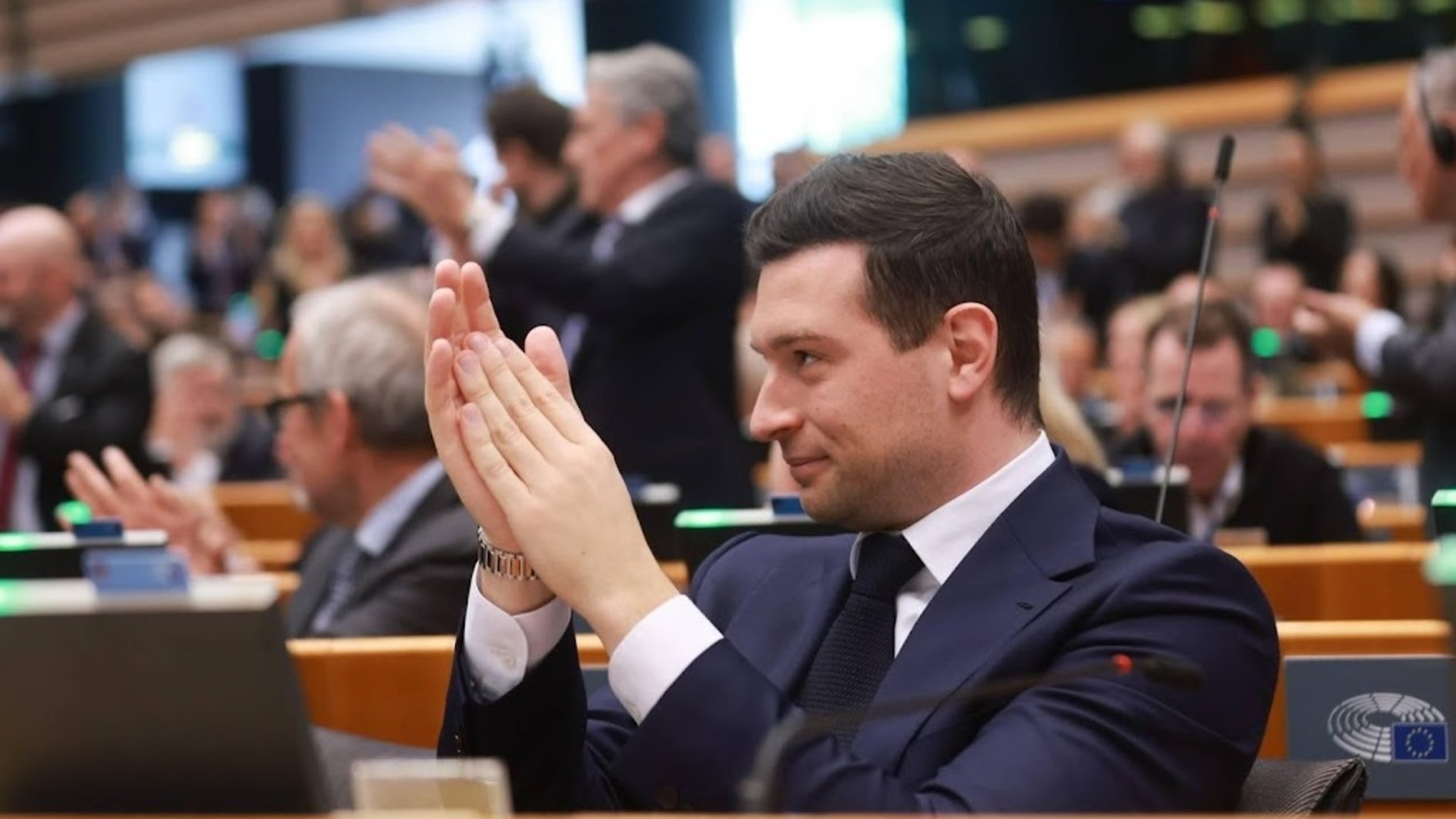 European Parliament clears way for migrant return hubs