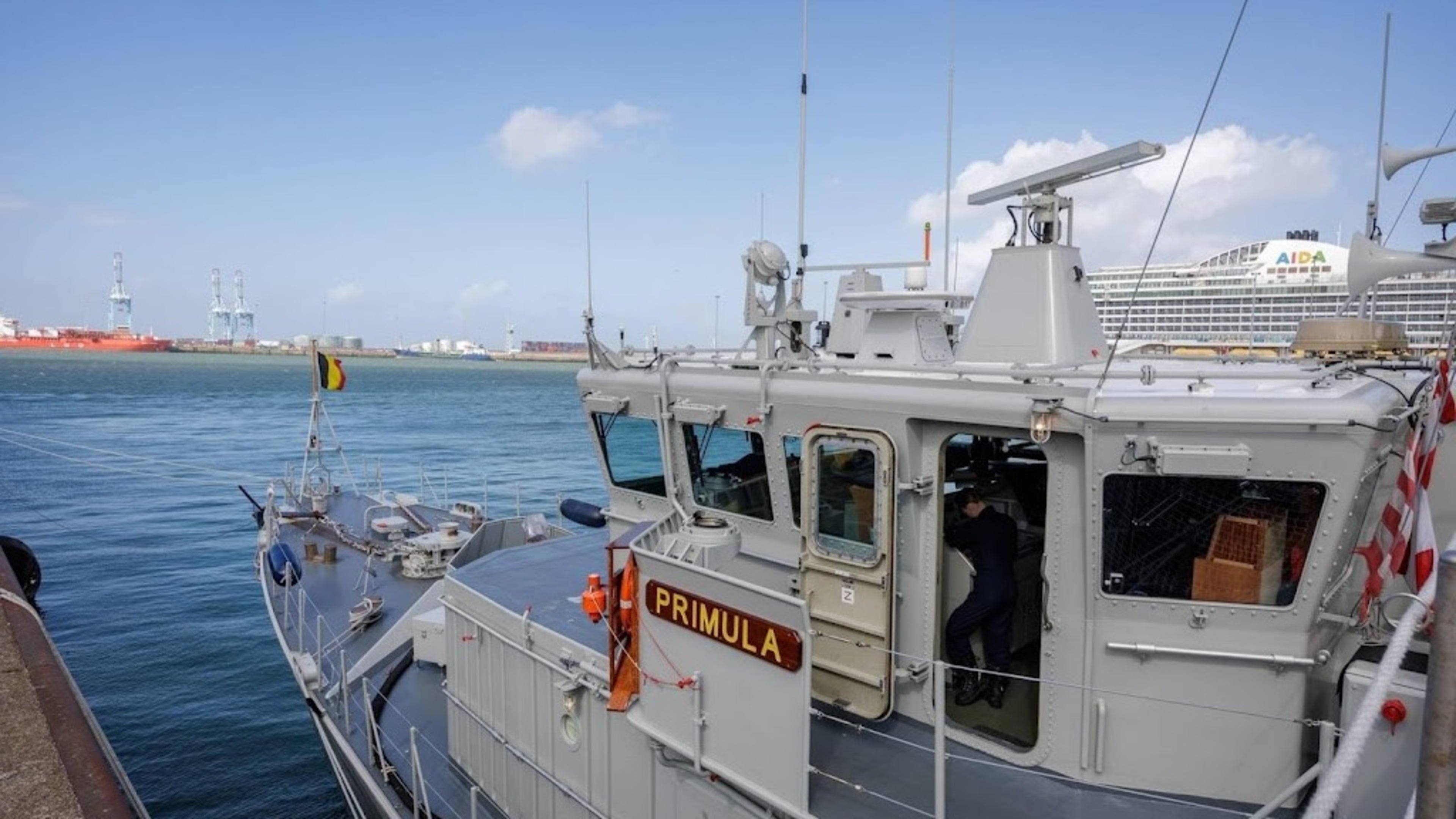 Belgian minehunter to Middle East, potential Hormuz role