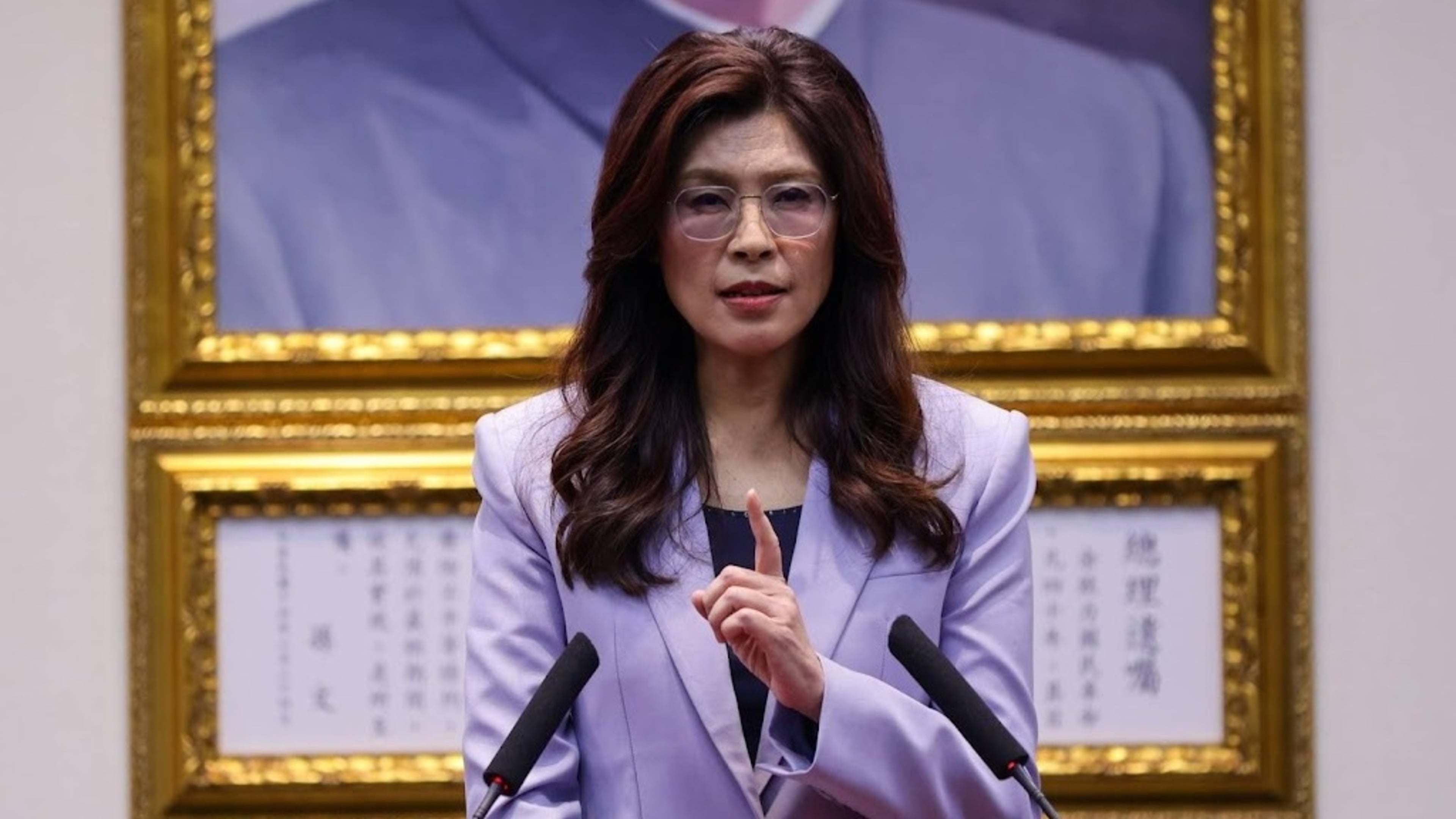 Taiwanese opposition leader visits China