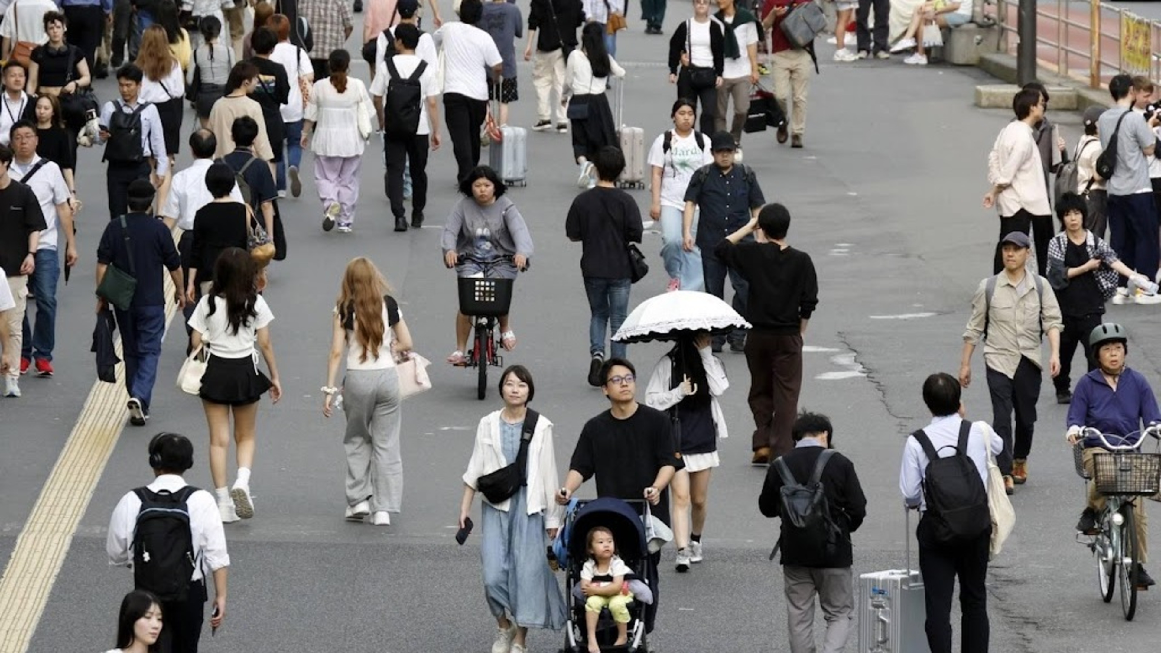 Number of births in Japan falls for tenth consecutive year