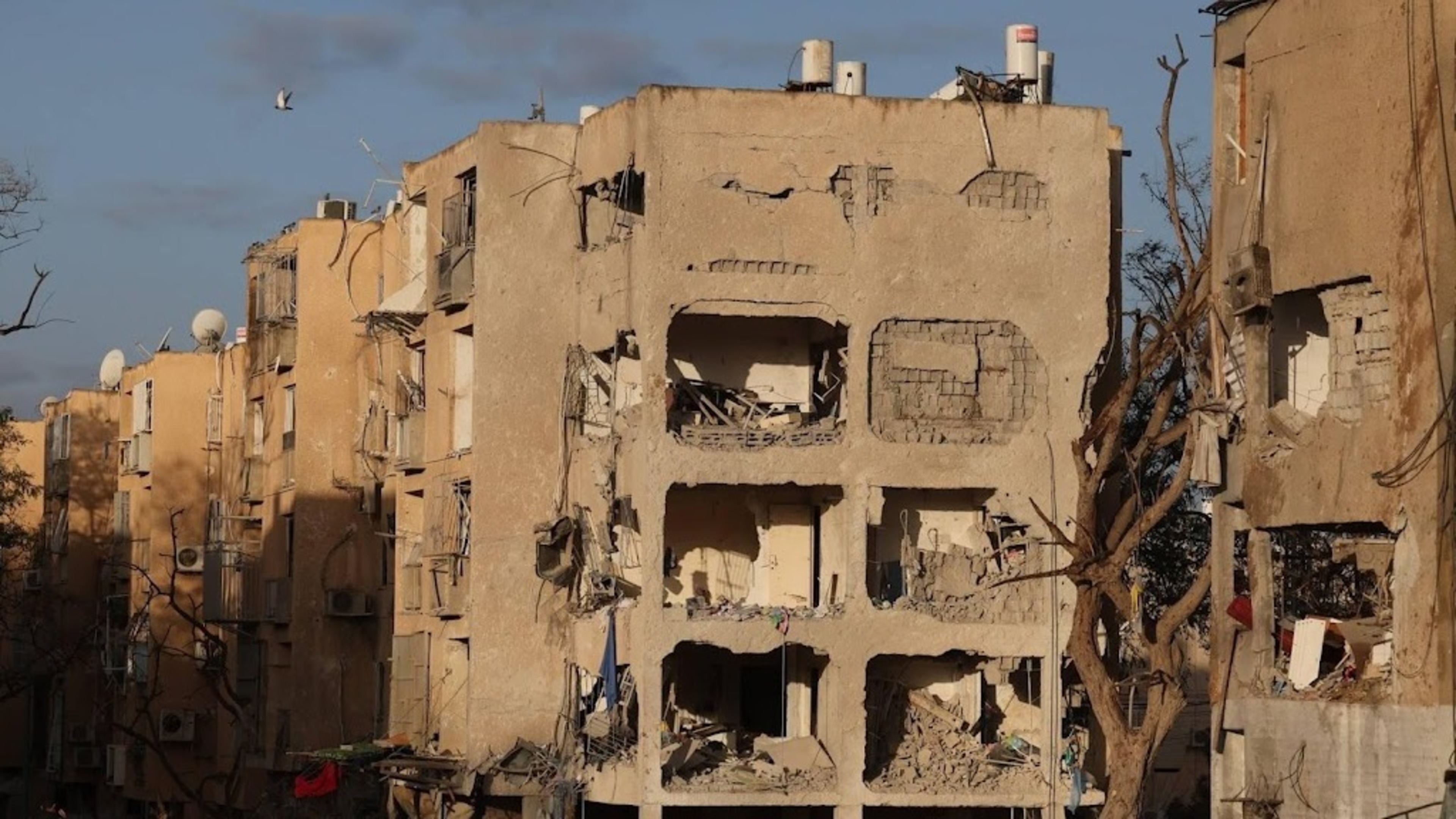 New attacks on Israel, damage and casualties reported