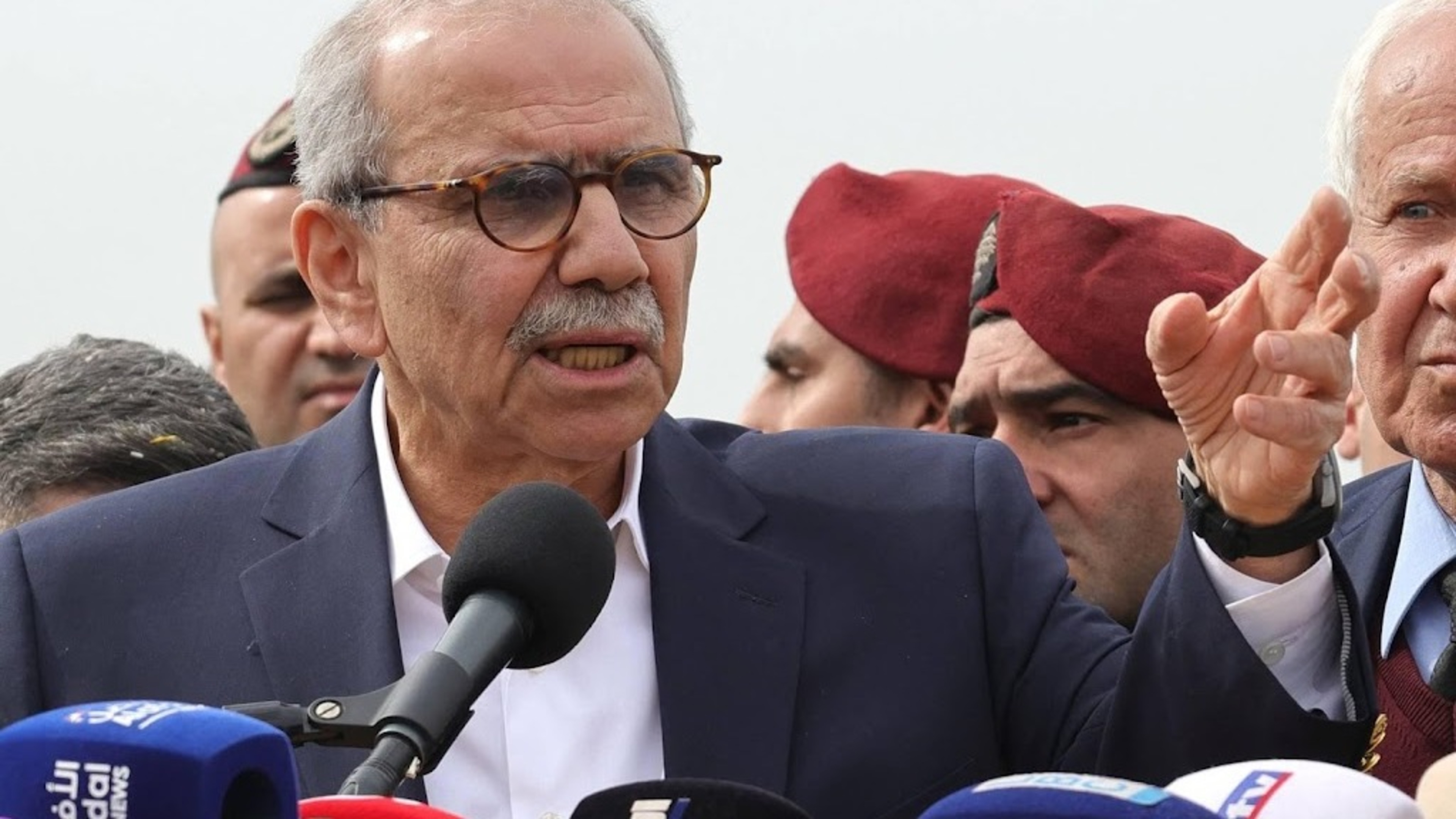 Lebanon bans Hezbollah military activities