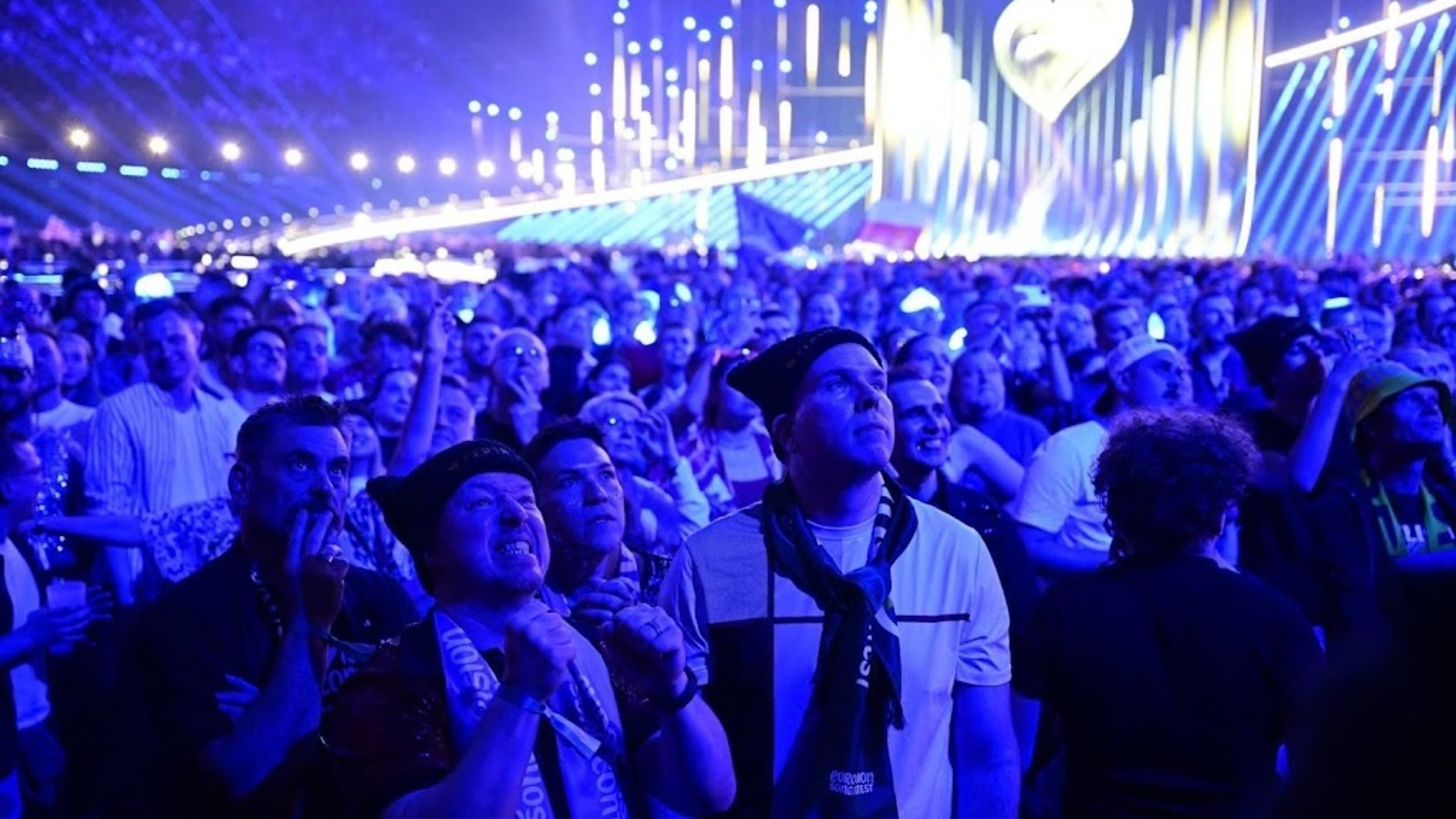 Four people removed after disrupting Israeli performance