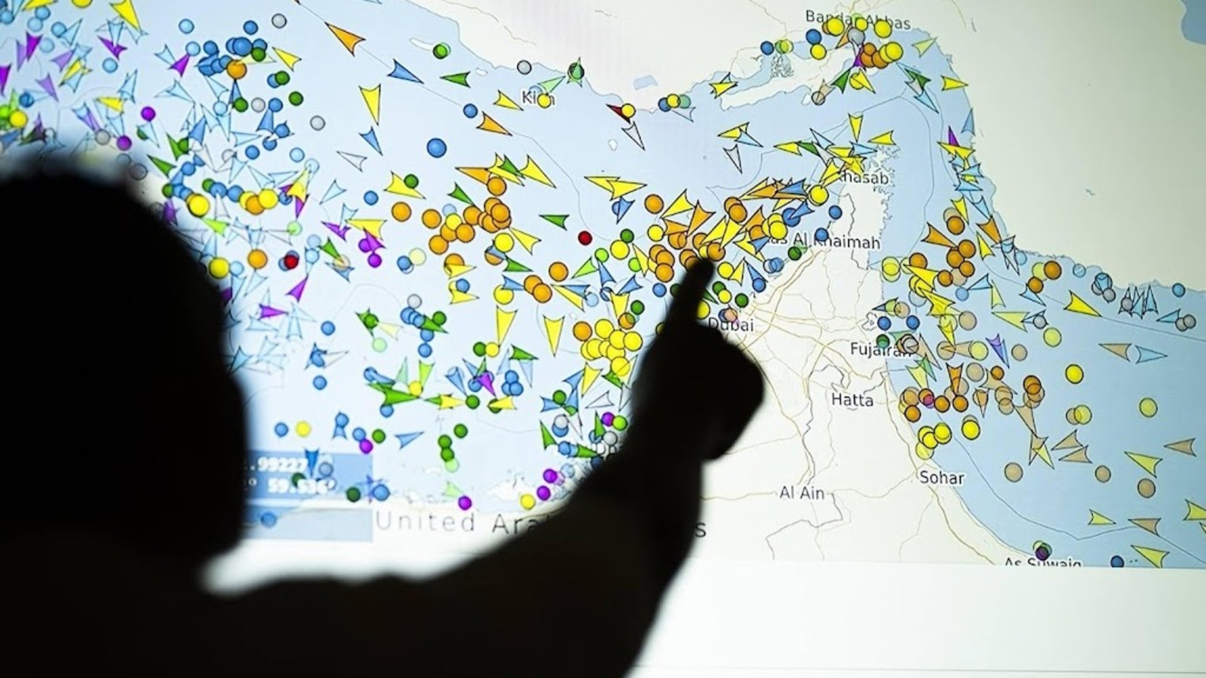 US reports destruction of Iranian boats and shooting down of missiles