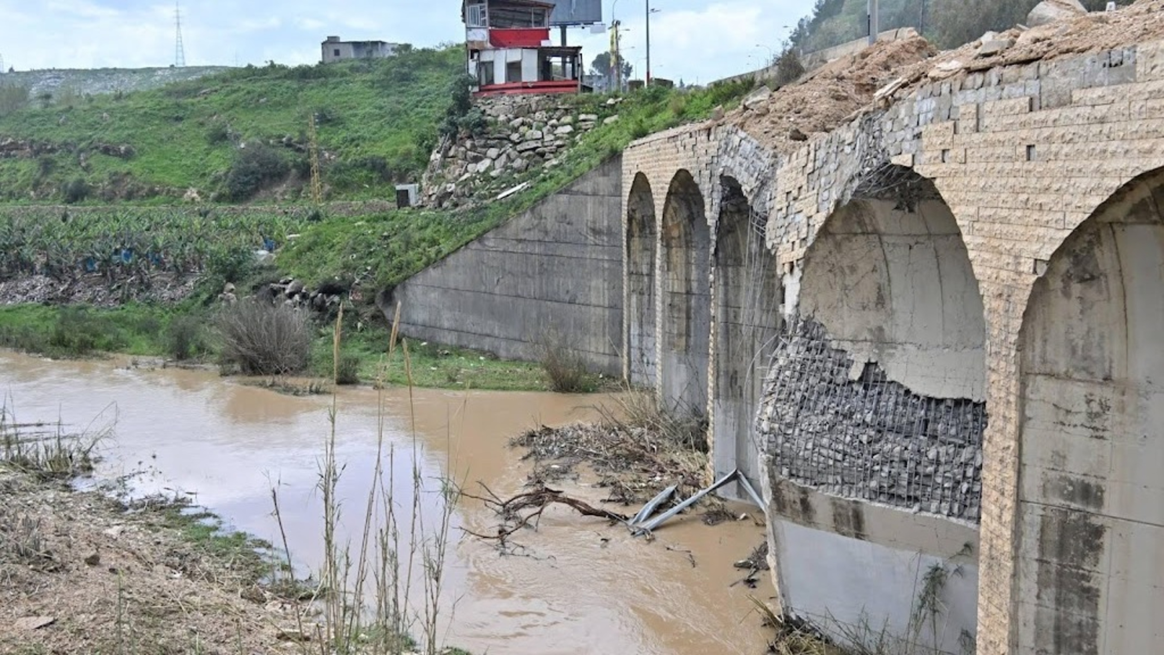 Israel again destroys bridges over the Litani River in Lebanon