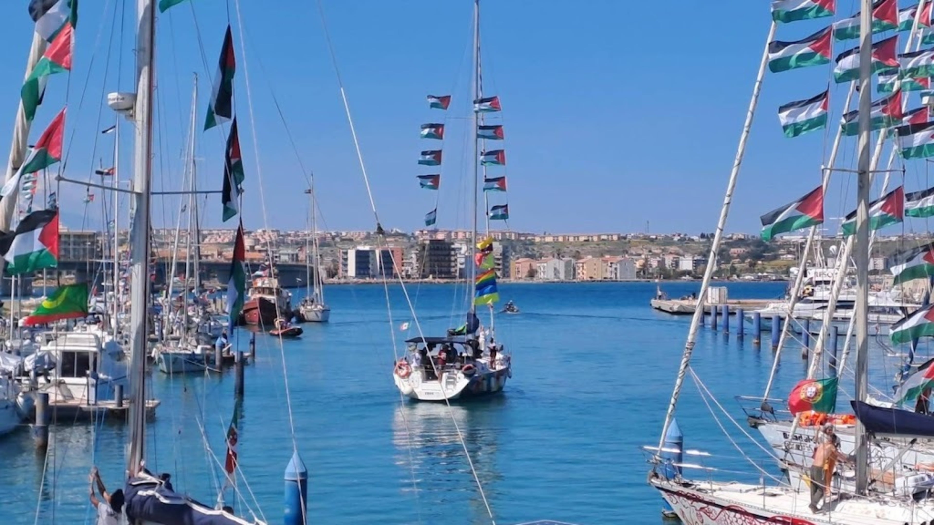 Israel takes Gaza flotilla passengers to Israel