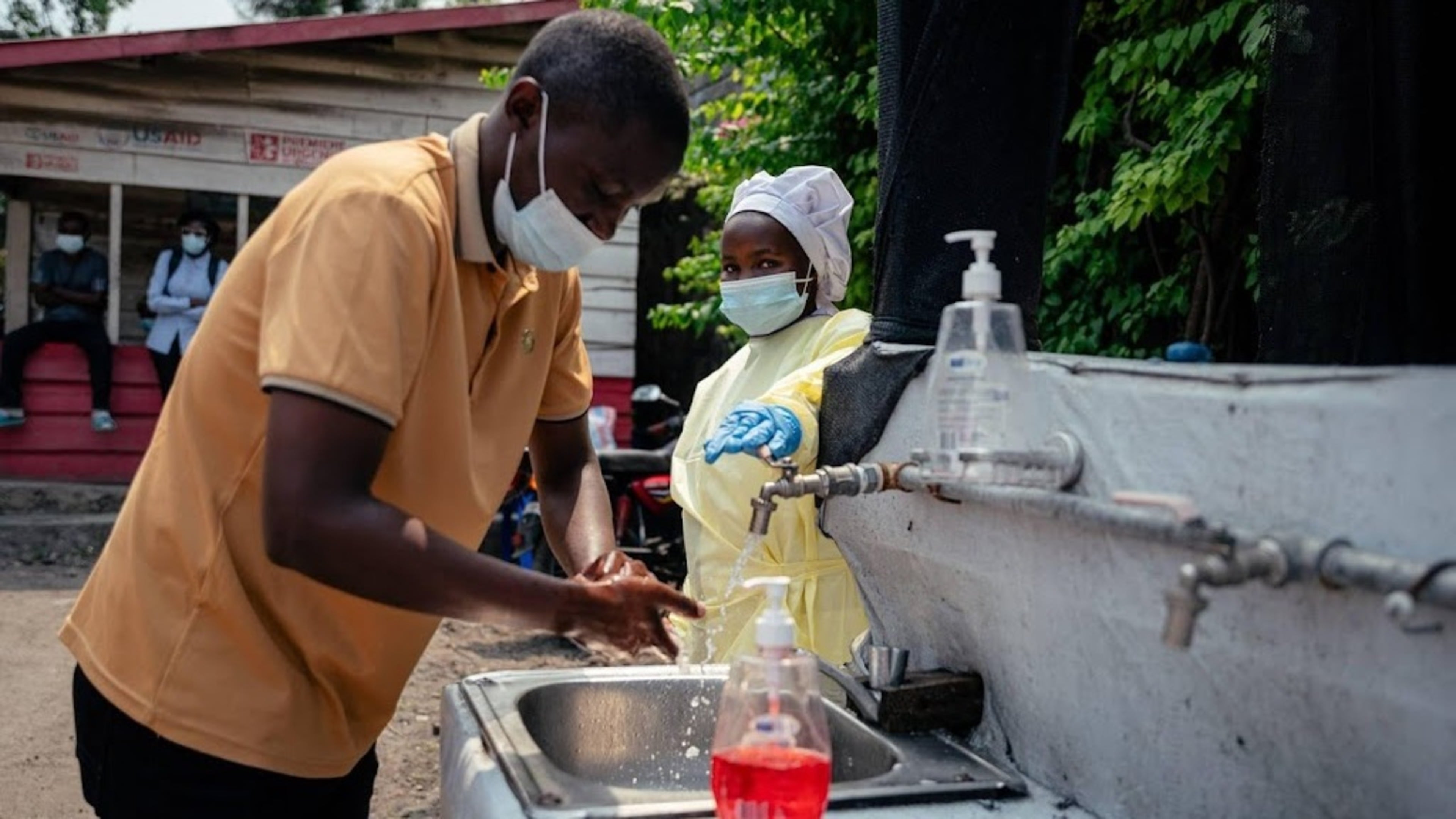 US tightens Ebola screening for travelers from parts of Africa