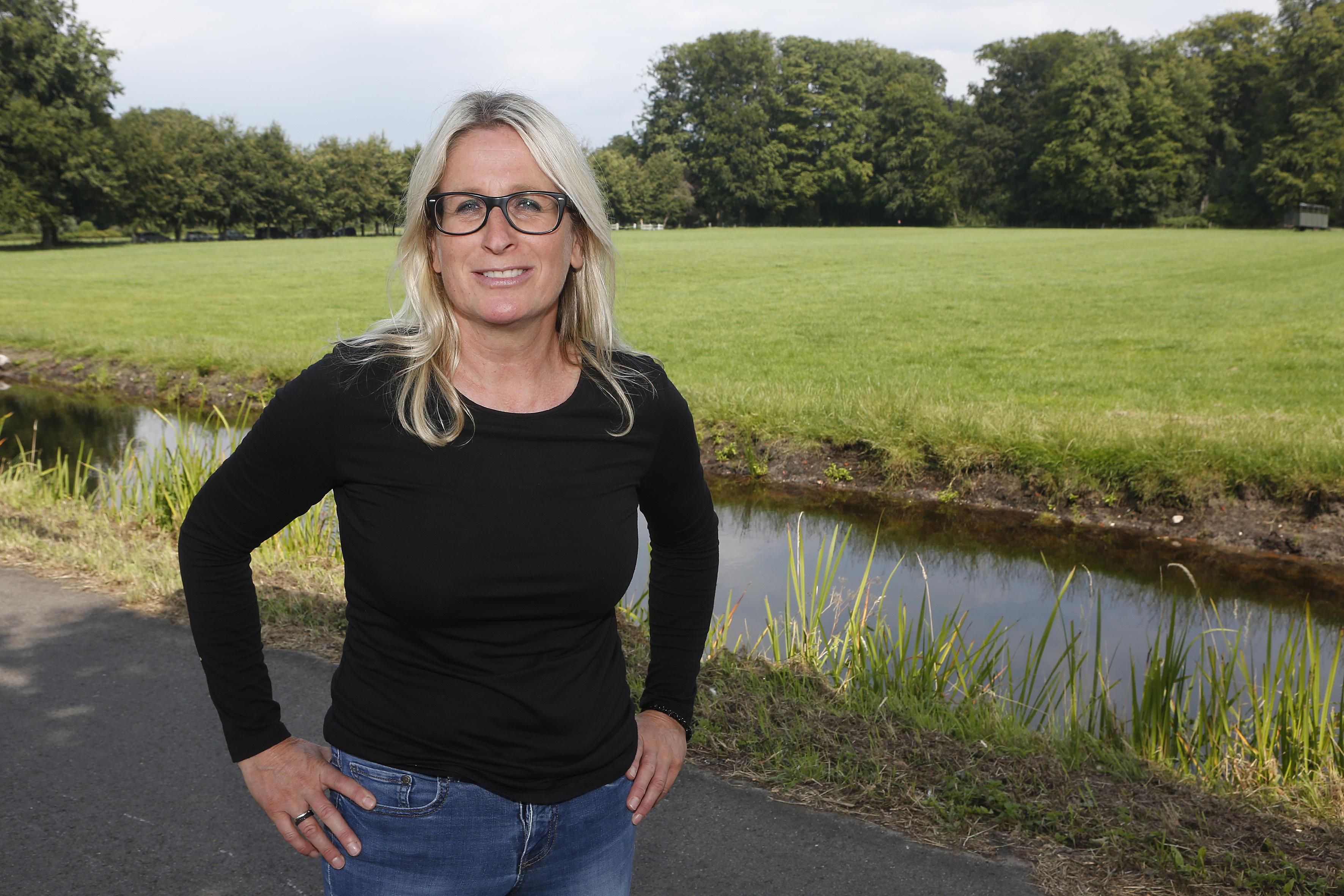 ’Ik ben zo klaar met het spelletje dat de provincie hier speelt’. Omwonenden vuilstort Kortenhoef zw