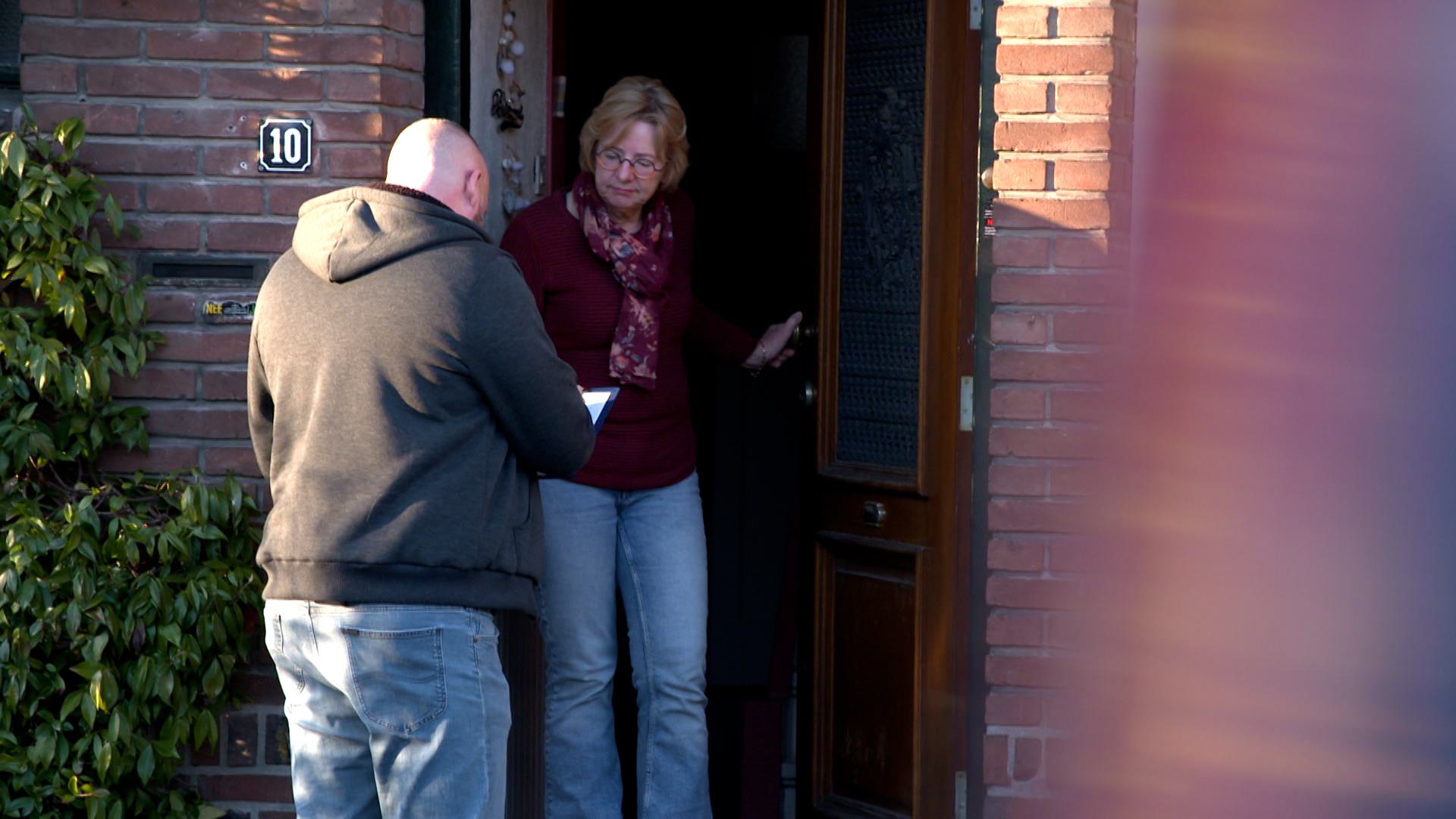 Politie waarschuwt voor babbeltrucs pseudo-agenten. ’Niet prettig. Je hebt toch het idee dat je in b
