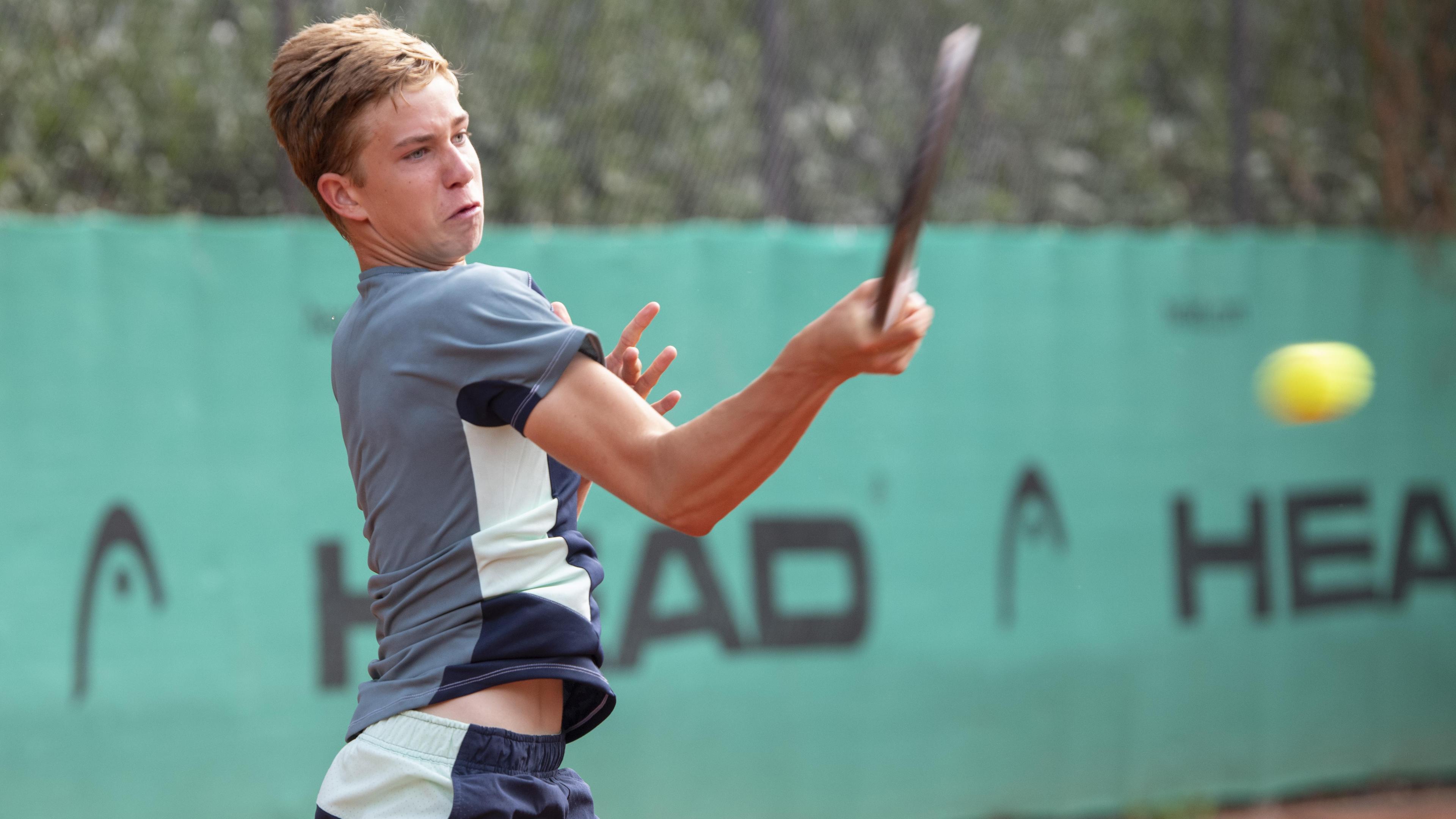 Als supertalent Thijs Boogaard de finale op het NJK wint, moet zijn coach  met hoogtevrees gaan bunjeejumpen | De Gooi- en Eemlander