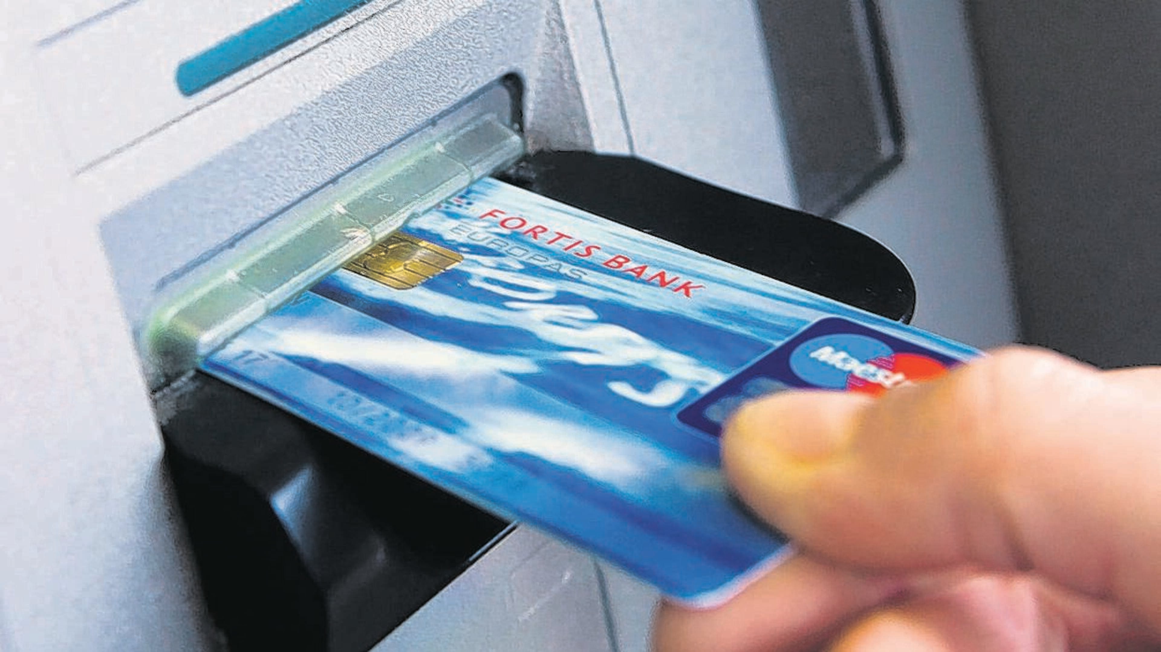 Two men from Haarlemmermeer and Hillegom arrested for bank helpdesk fraud