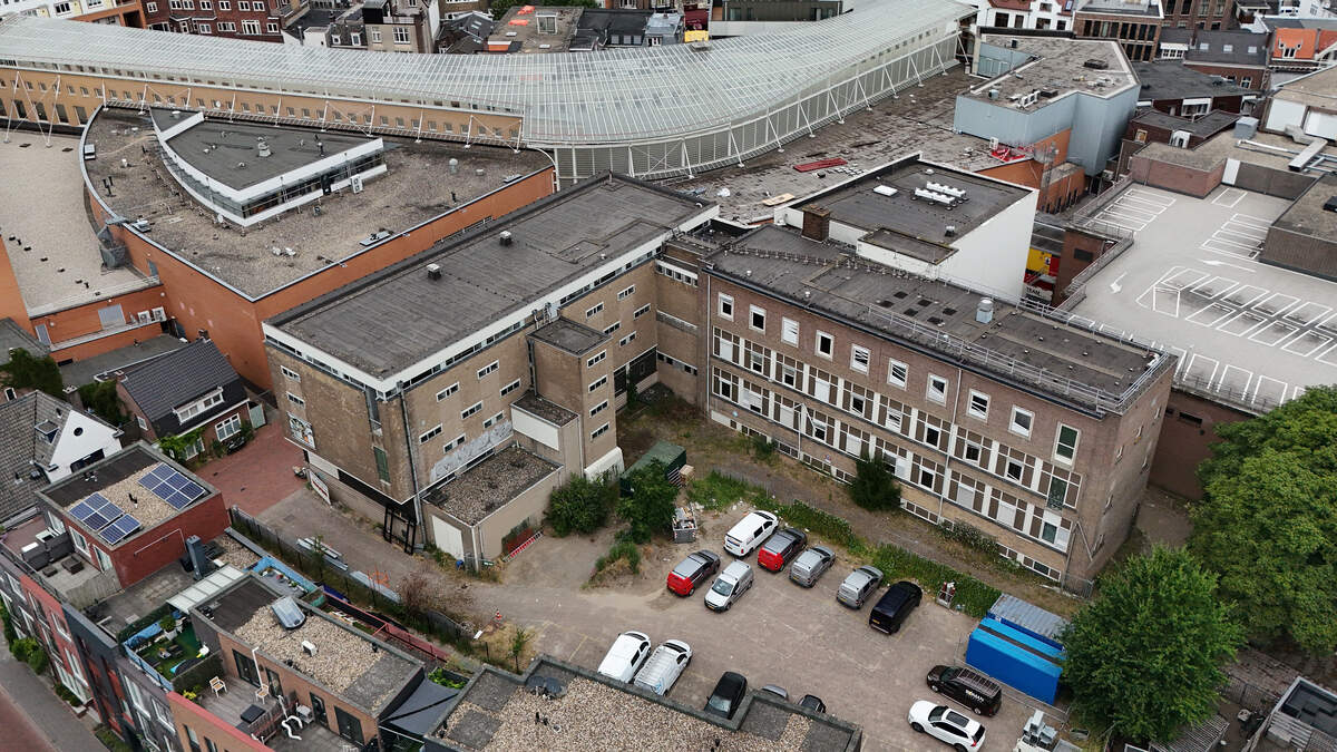 Rijp voor de sloop, maar het gebouw staat er nog steeds: wat is er aan ...
