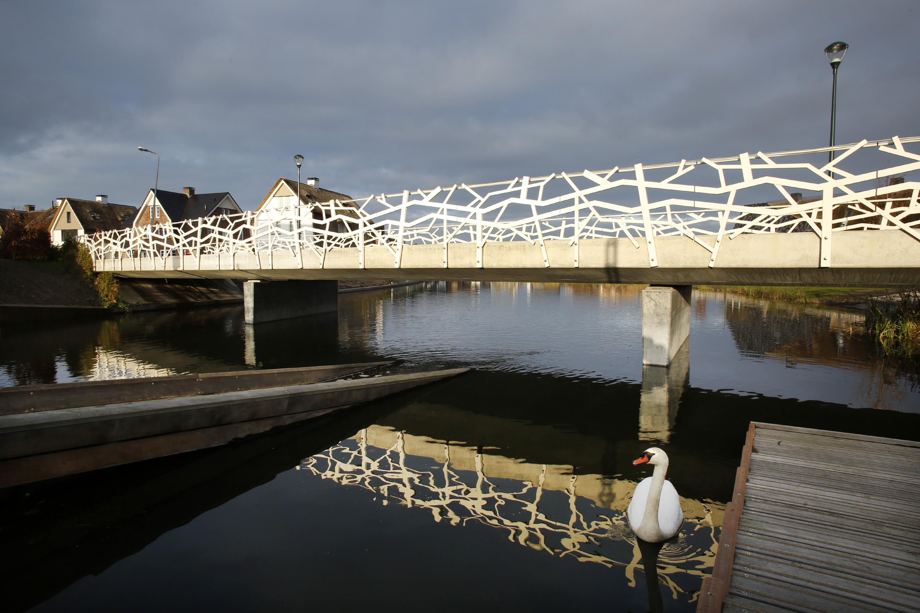 ’Verbindende’ bruggen verdelen raad Blaricum: oppositie vindt motie verspilling van tijd en geld