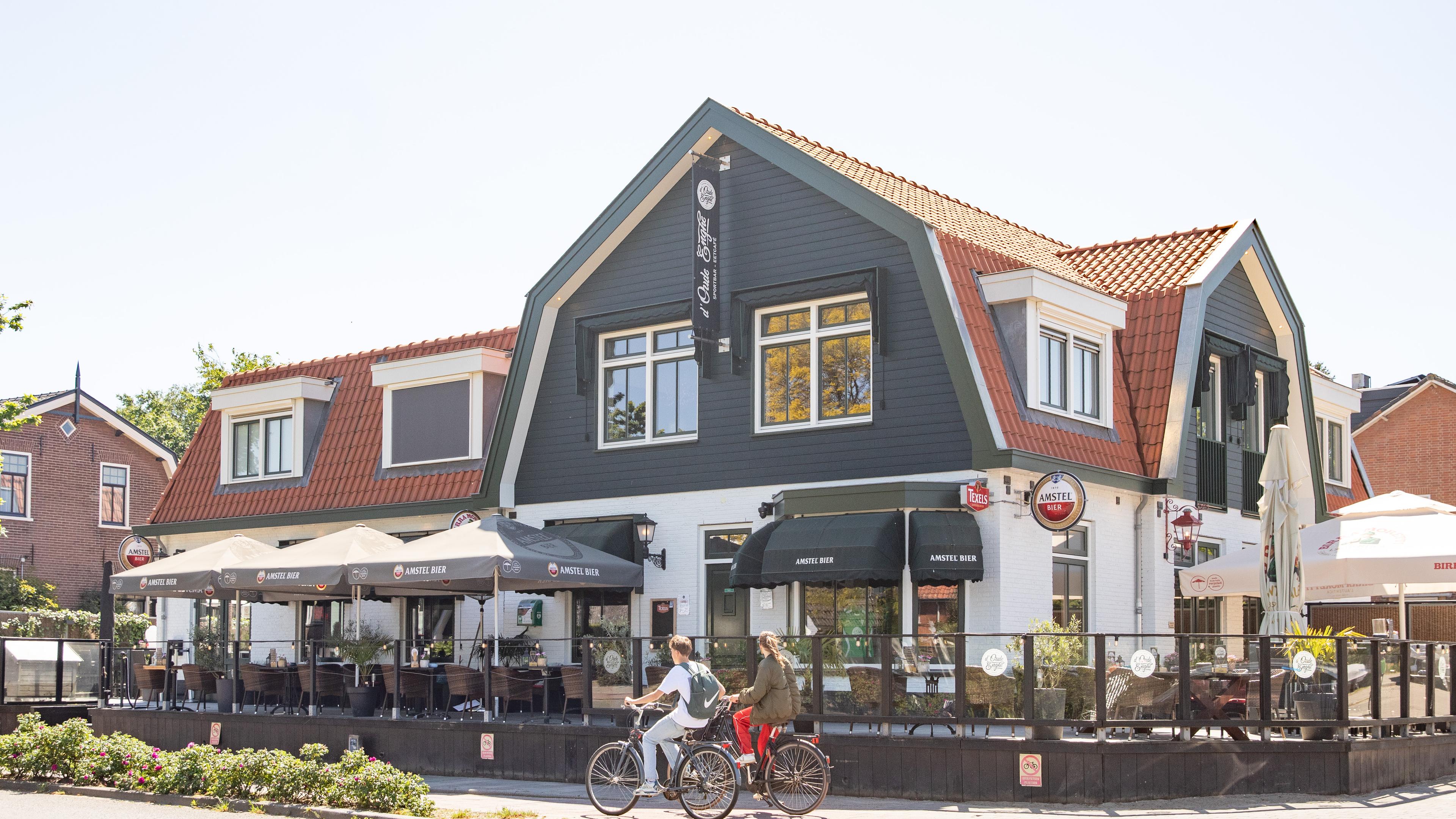 Muziekverbod houdt café d’Oude Enghe niet tegen. ’We vieren een feestje, 100 procent zeker’