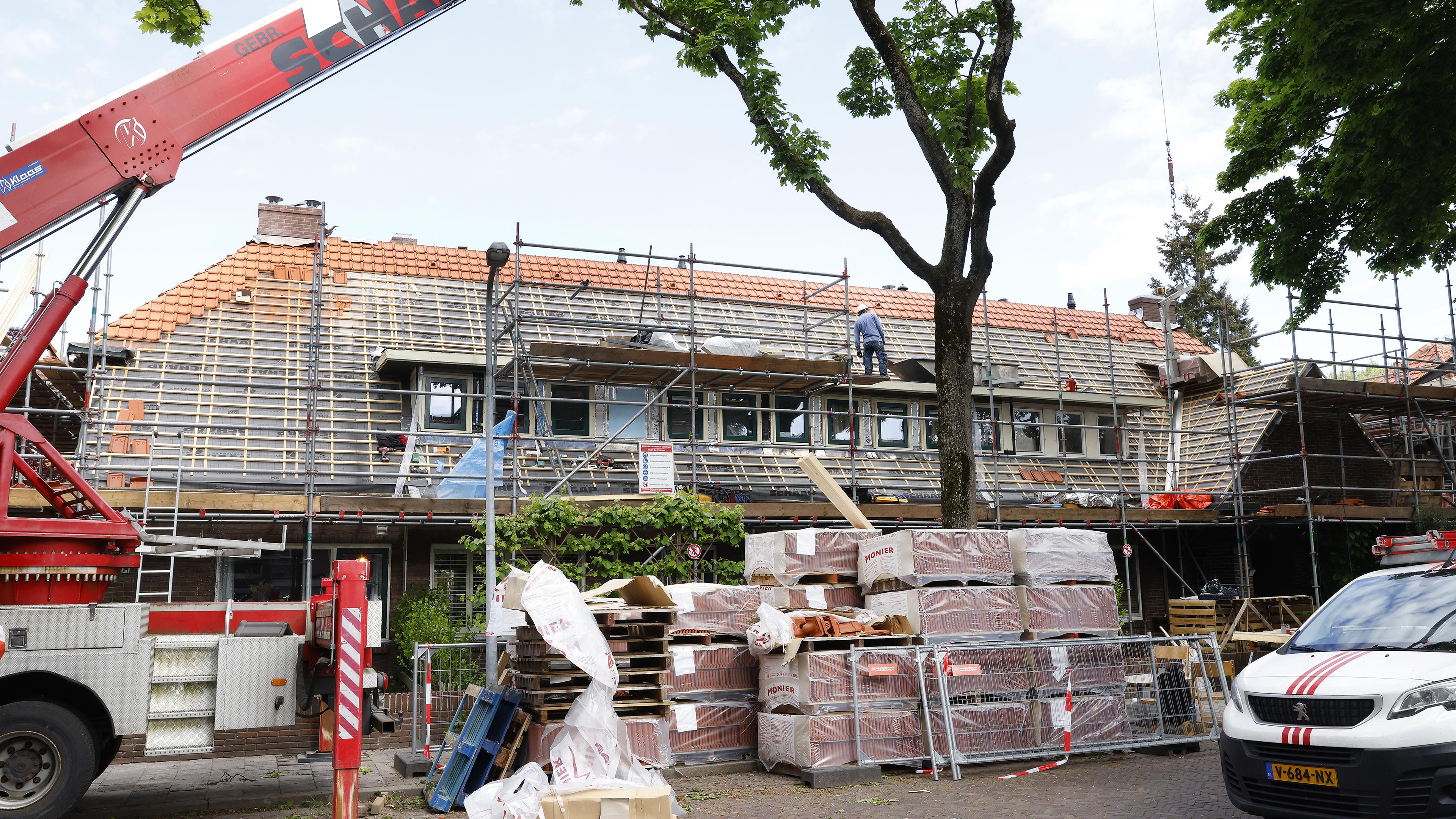 De Alliantie geeft 105 tochtige en koude woningen een warme jas. Bewoners nemen de verbouwingsoverla