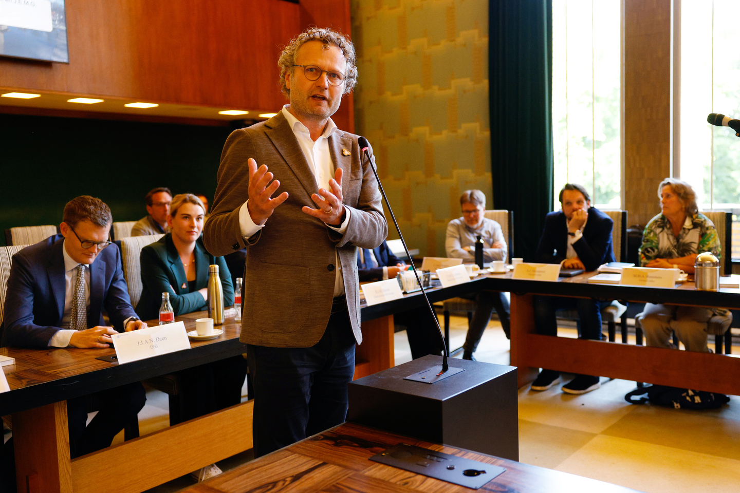 Vanhoutert Roderik Hilversum plakt weer een parkeerpleister: nieuwe vergunning voor ...