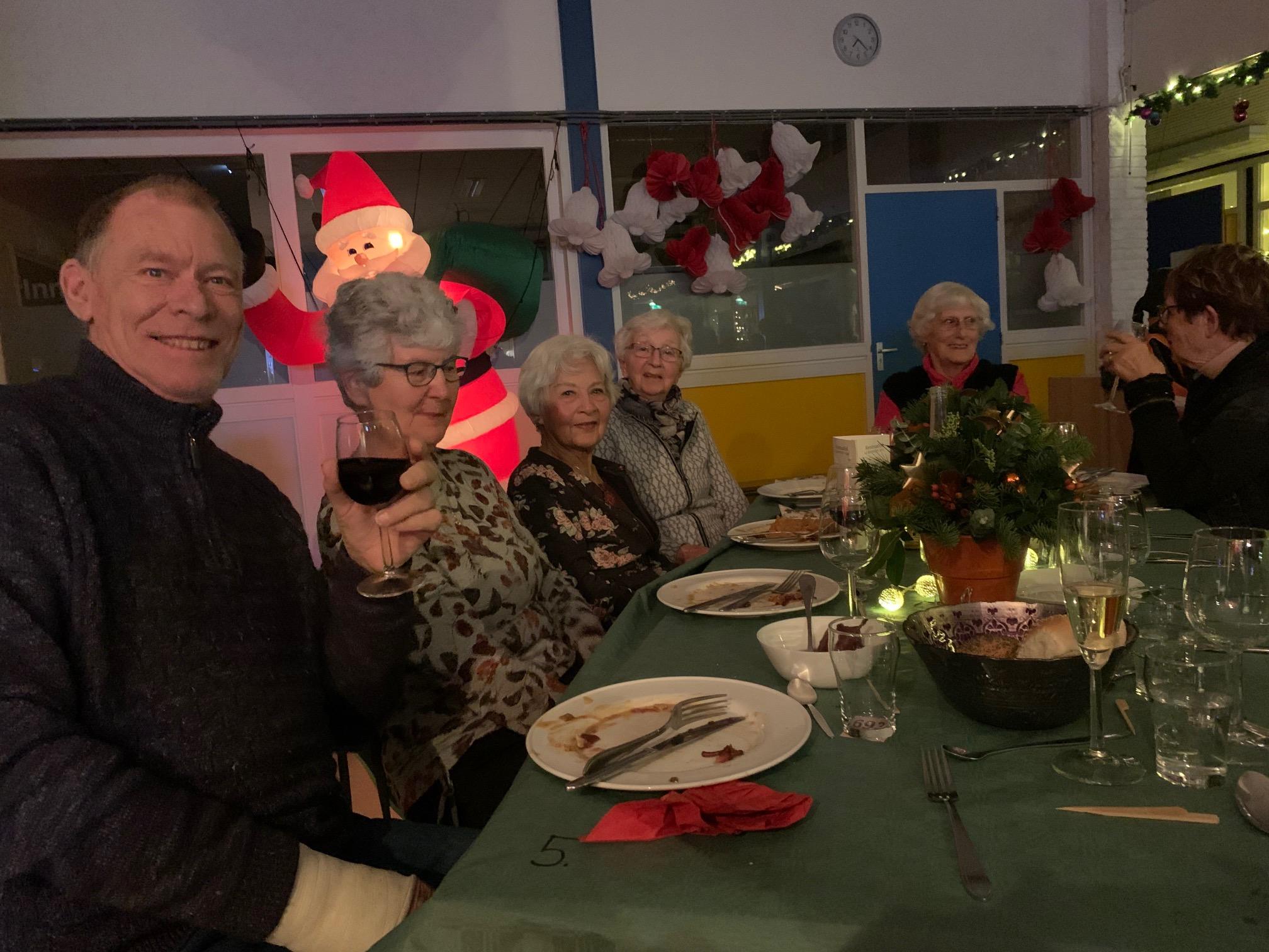 Buurt wil weer bruisend buurthuis; Kortenhoef, Ankeveen en ’s-Graveland gaan voor multifunctioneel o
