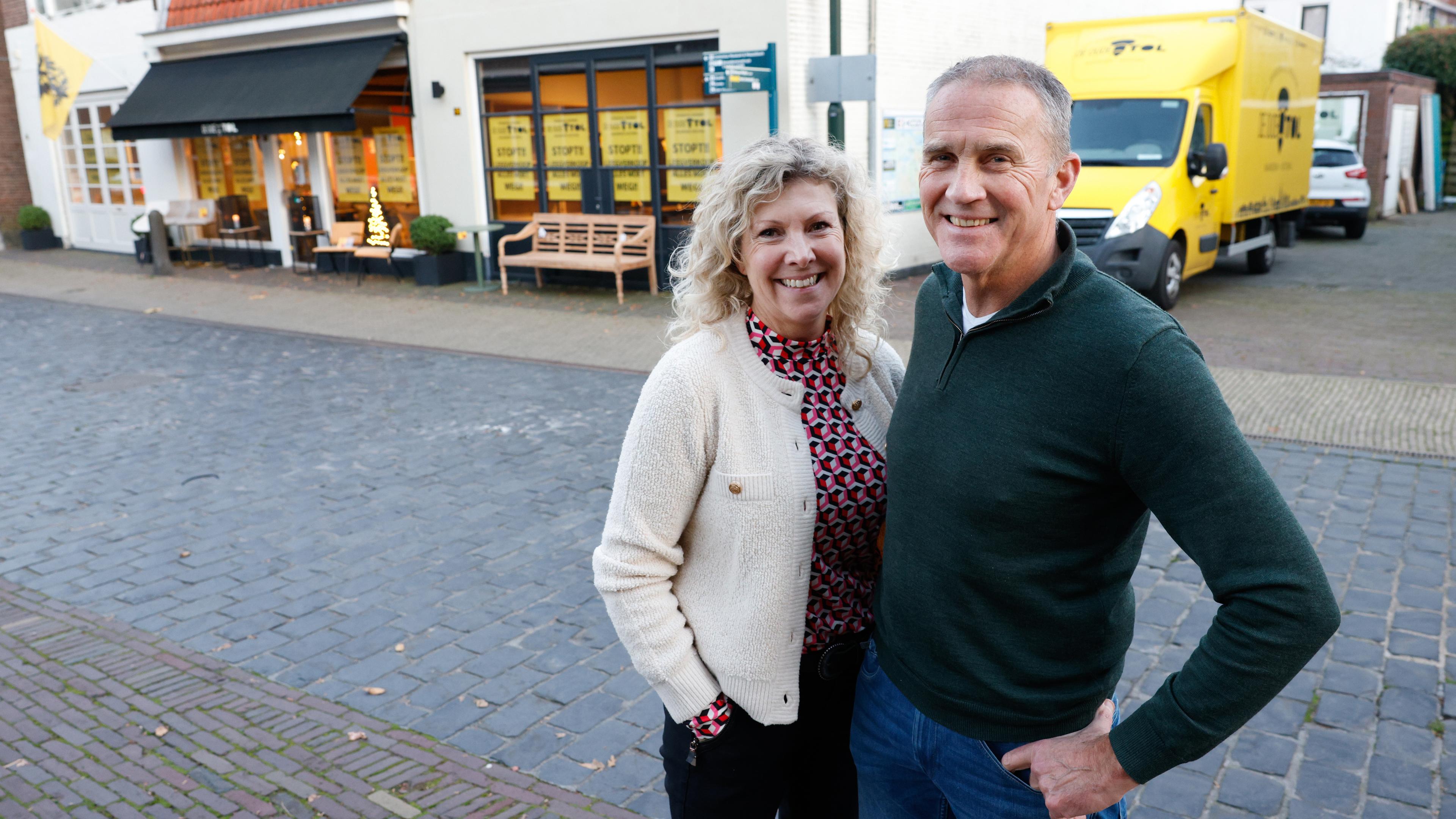 John en Linda stoppen met De Oude Tol in Naarden. Pand wordt verbouwd tot bedrijfsunits en apparteme