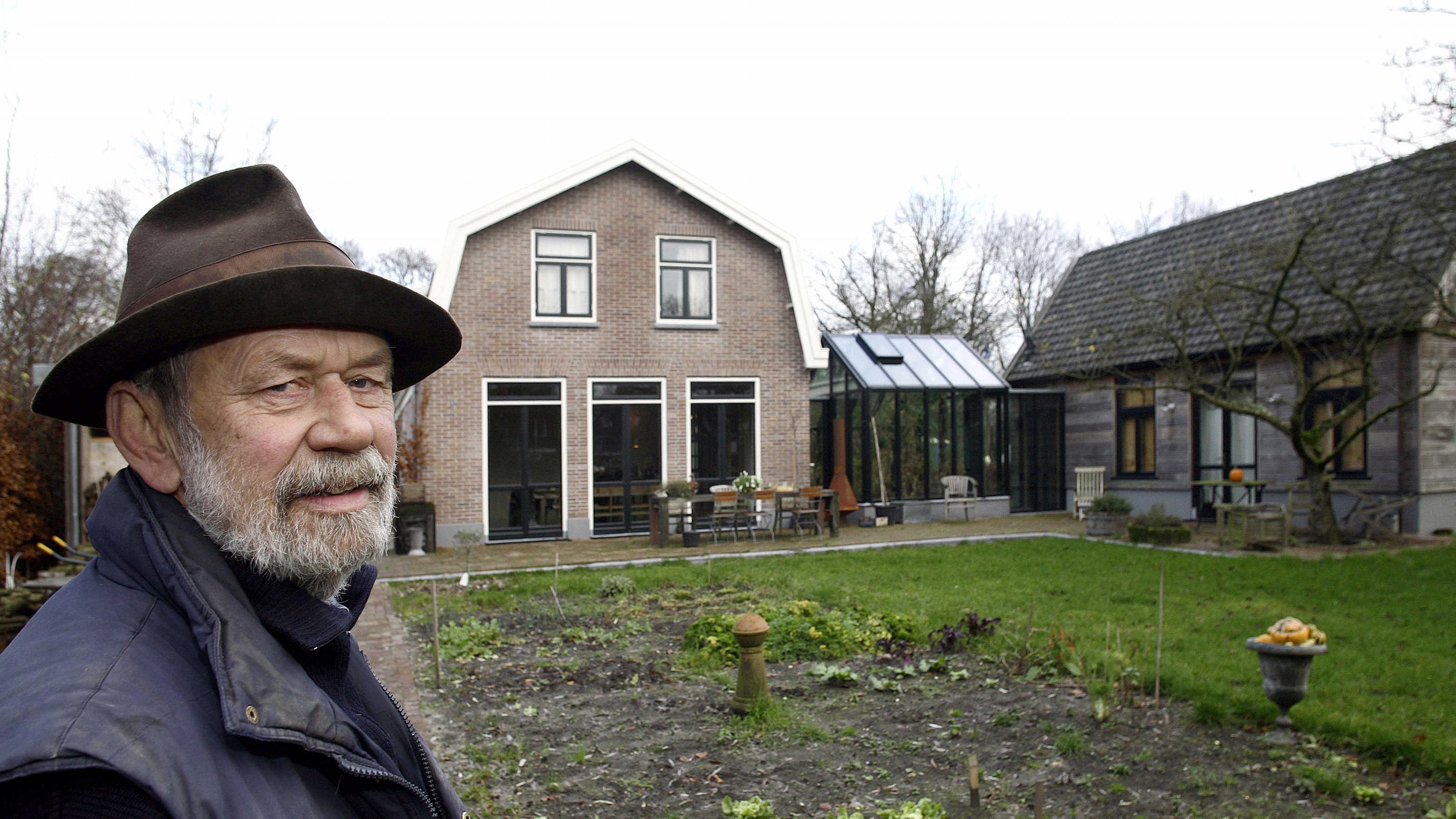 Jan van IJken (82), oprichter Oude Bouwmaterialen Eemnes, overleden