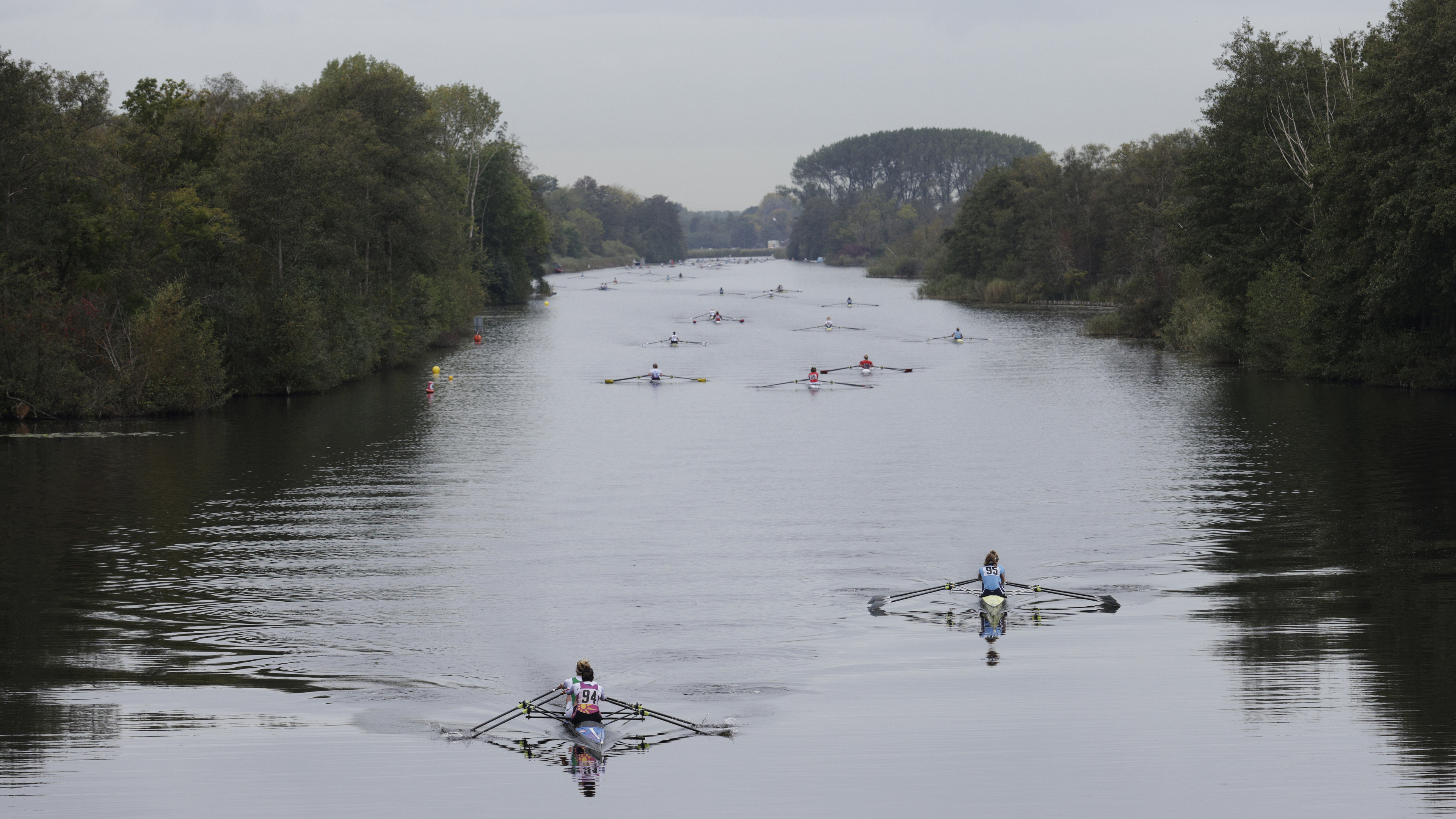 Tromp Boat Races komen er weer aan. Op het Hilversums Kanaal nemen ruim ...