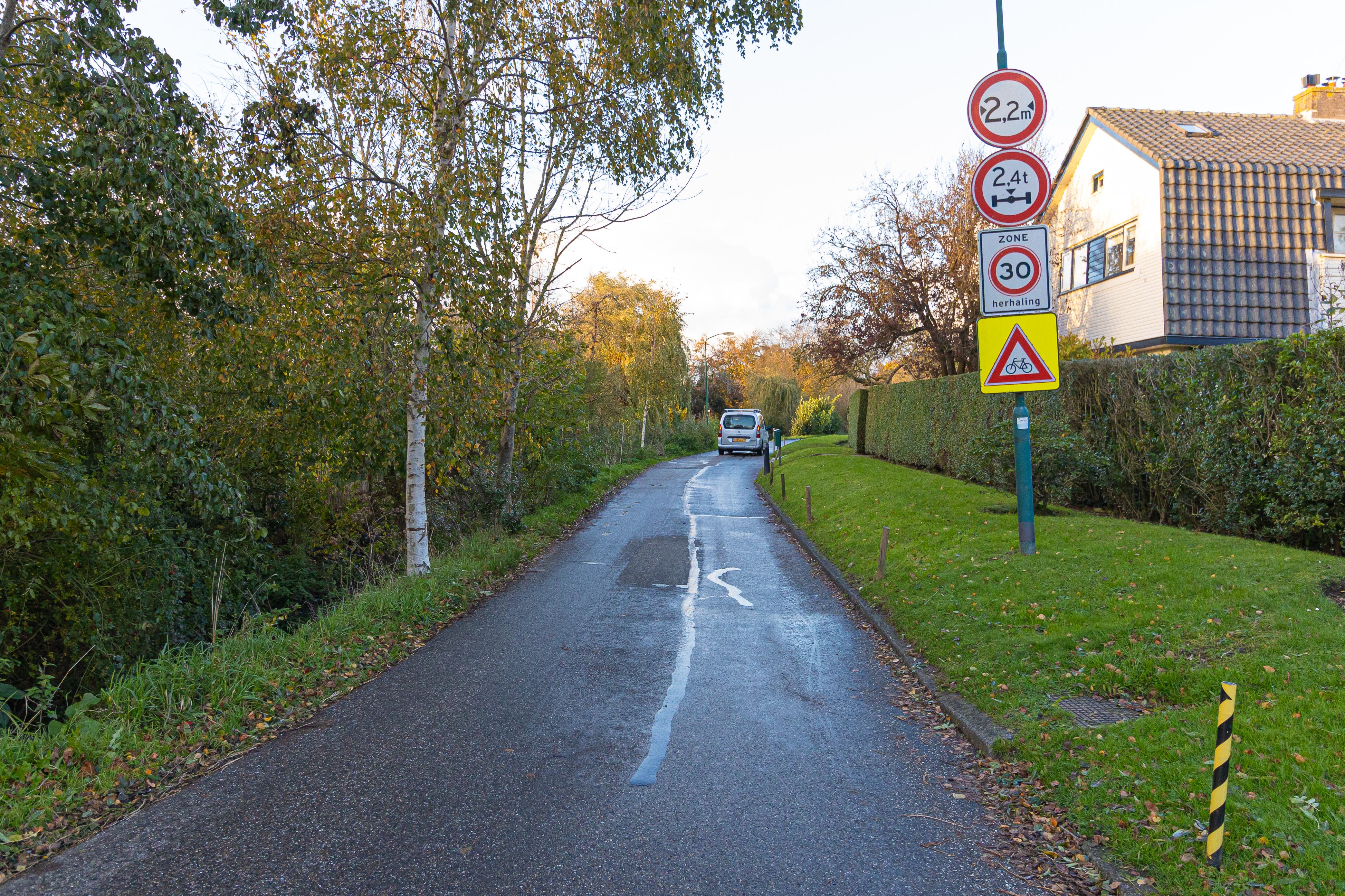 Grootscheepse dijkverbetering in en bij Vreeland. Nigtevechtseweg moet er straks weer dertig jaar te