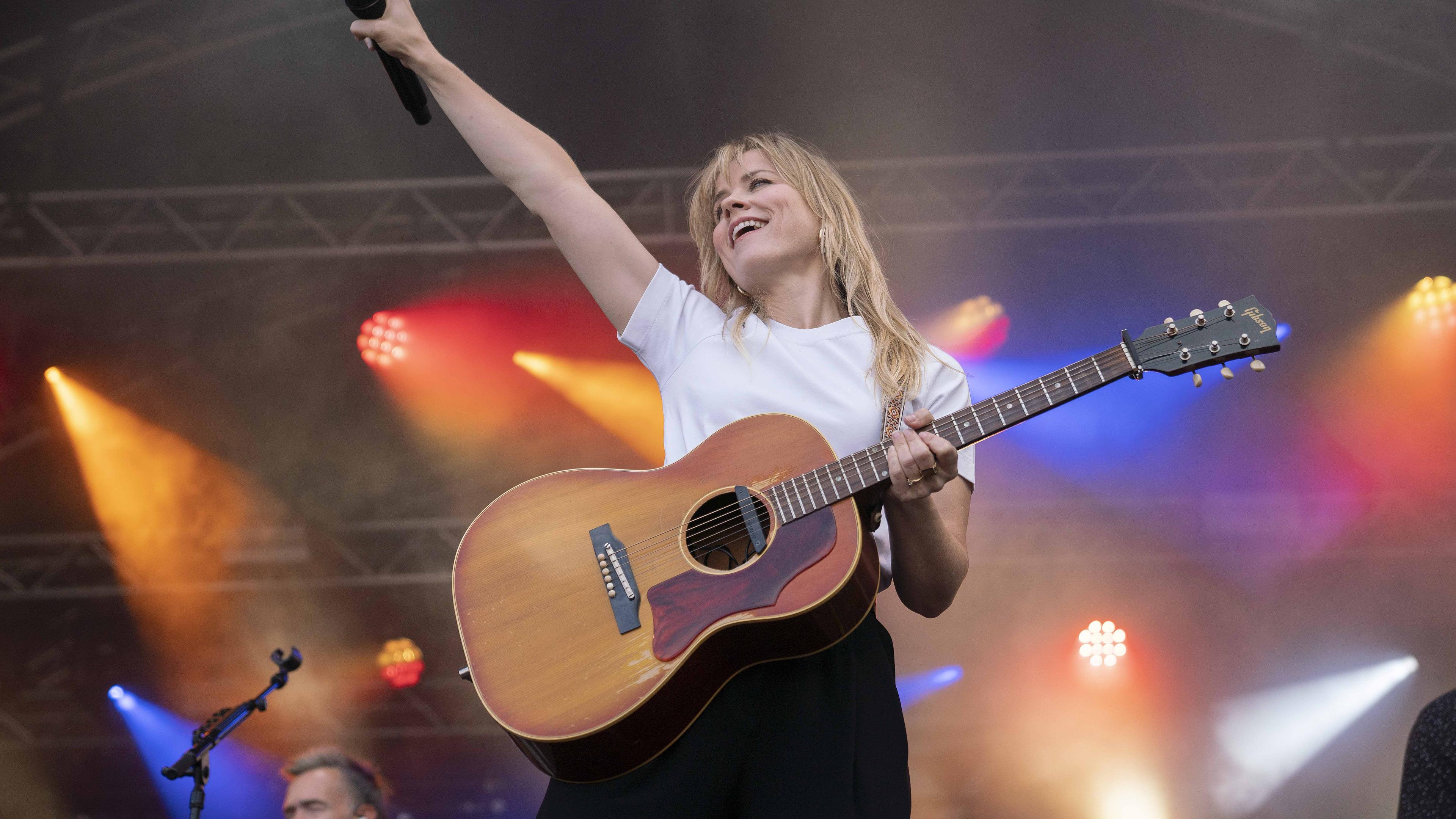 Kampvuurconcerten bij Groeneveld op punt van beginnen: Douwe Bob, Jaap Reesema, Ilse de Lange en mee