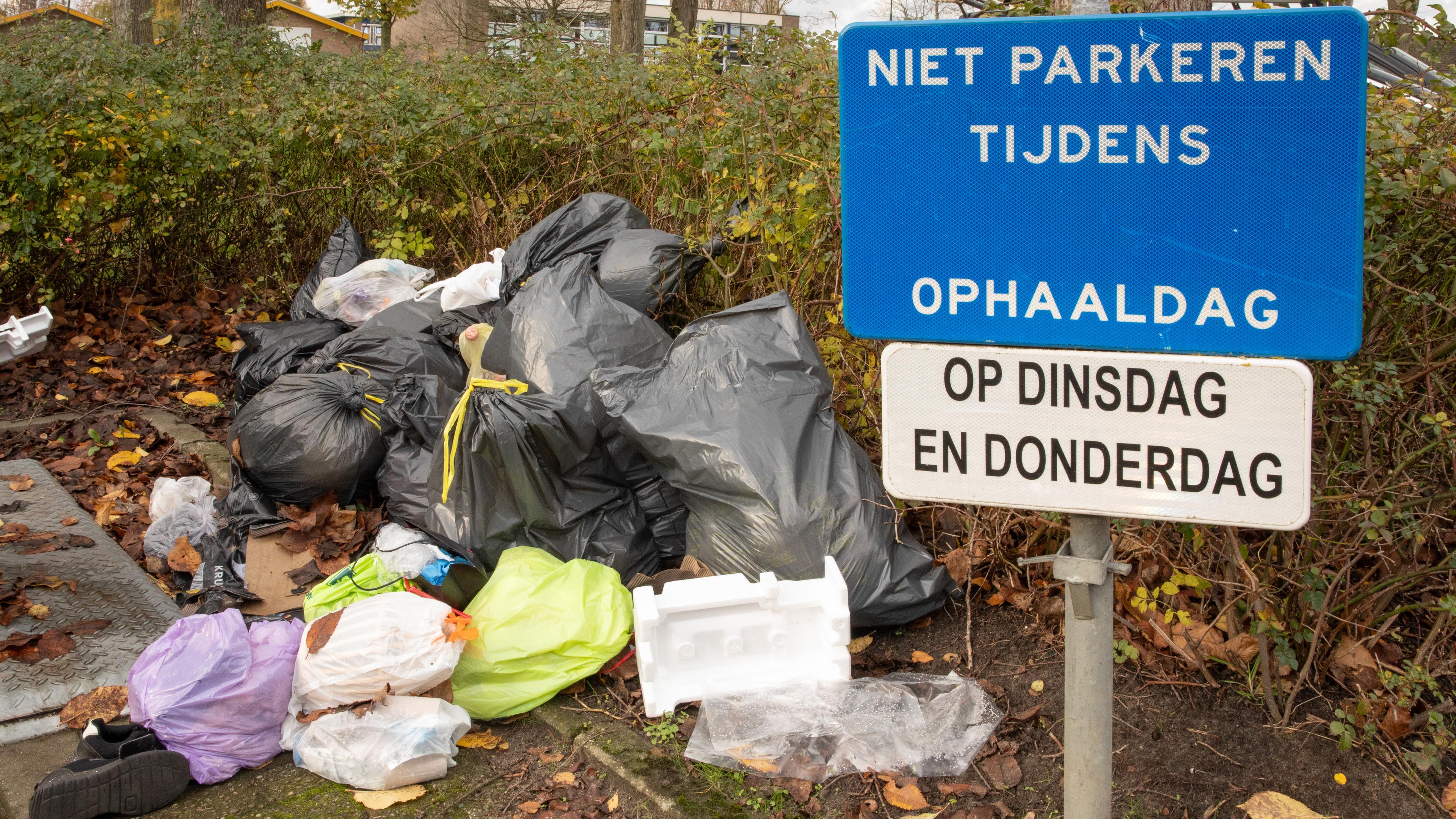 Afvalinzamelaar en gemeente Baarn worden beetje moe van gemopper. ’We doen ons best. Mensen maken er