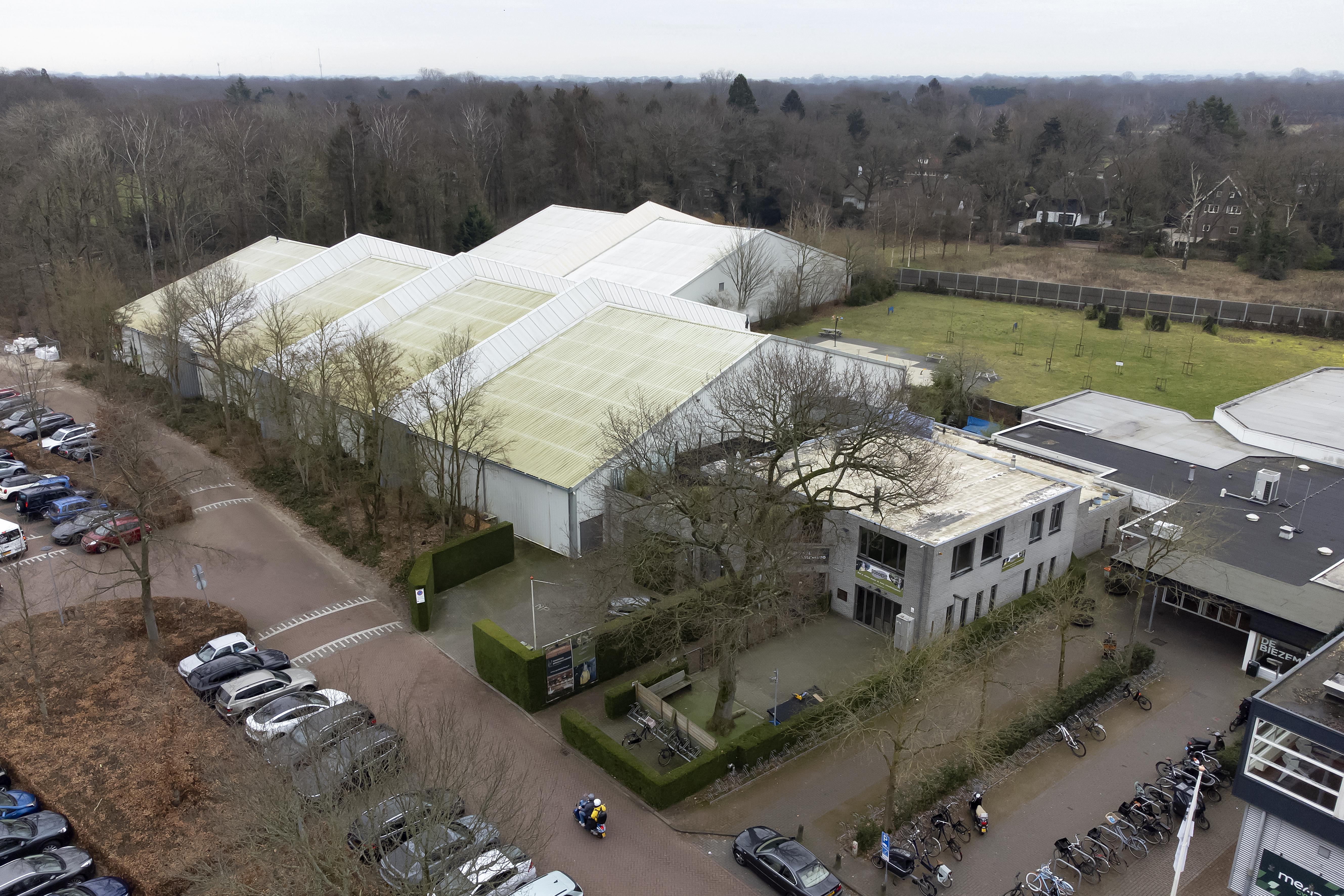 John van Lottum mikt ook op Laren voor padel. Ex-tennisprof wil aan de slag in tennishal Sprokkelenb