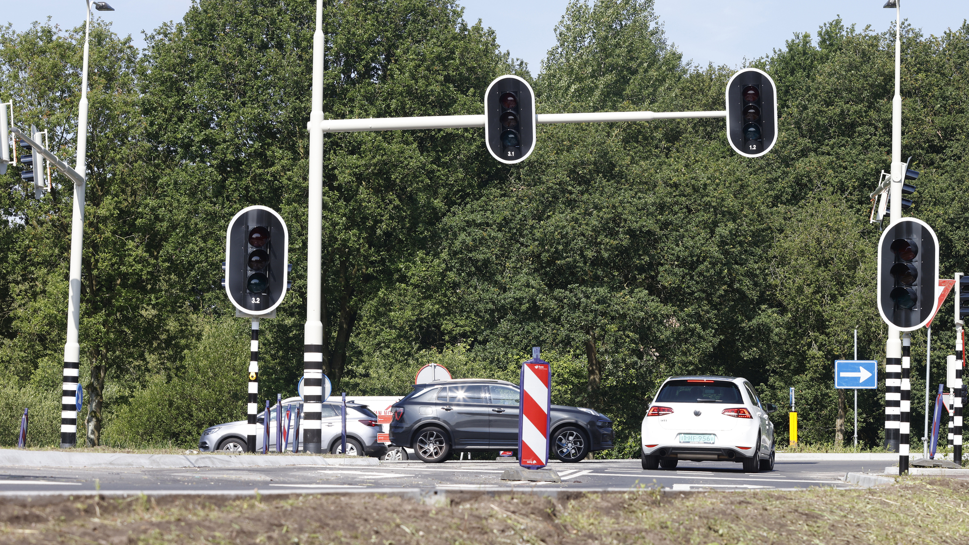 Groots nieuws voor Eemnes: het dorp krijgt stoplichten | De Gooi- en ...