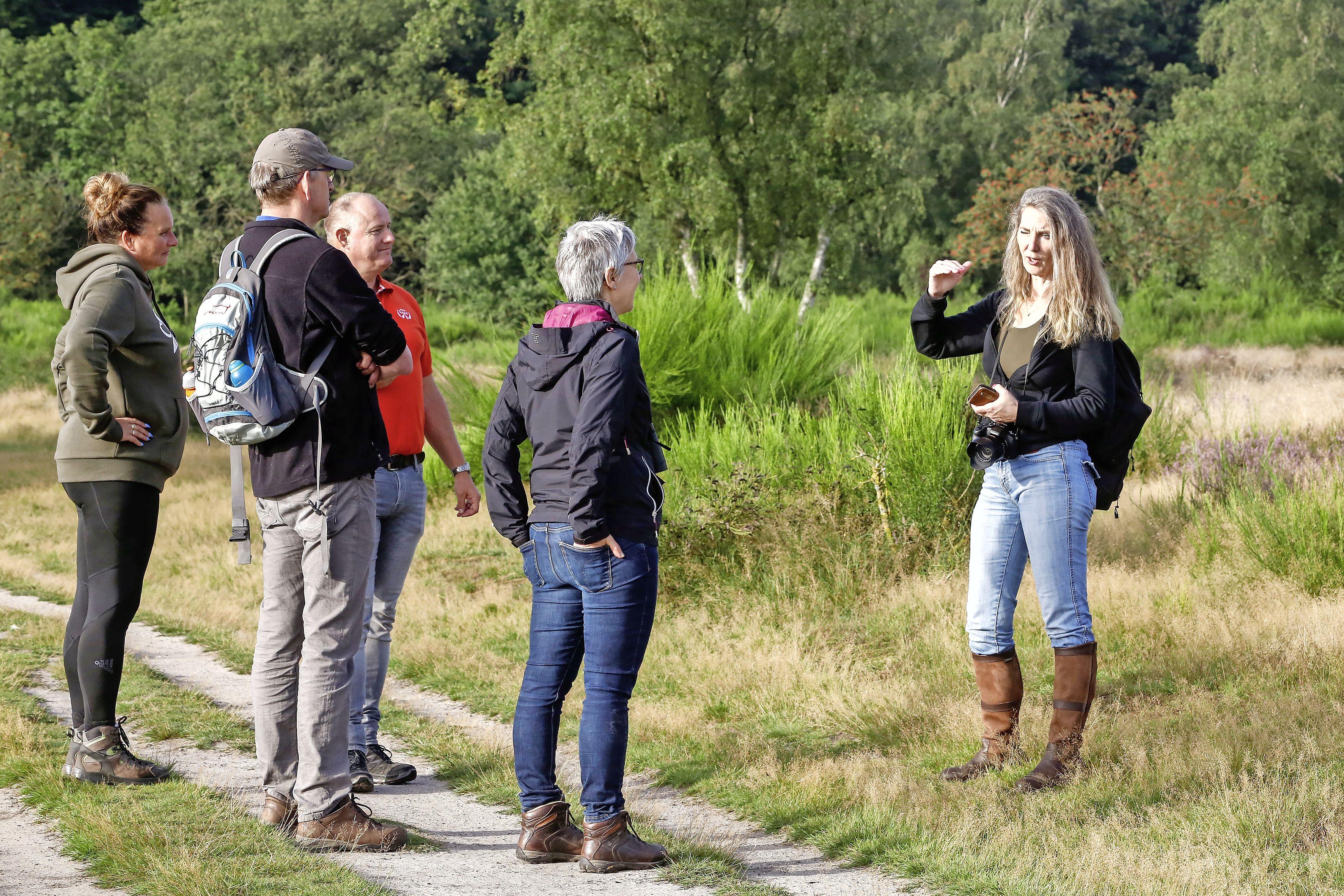 ’Bosbaden op z’n Goois.’ Met zonneharpen en jacobsladders. Vuursche natuurfotografe Yvette van den B