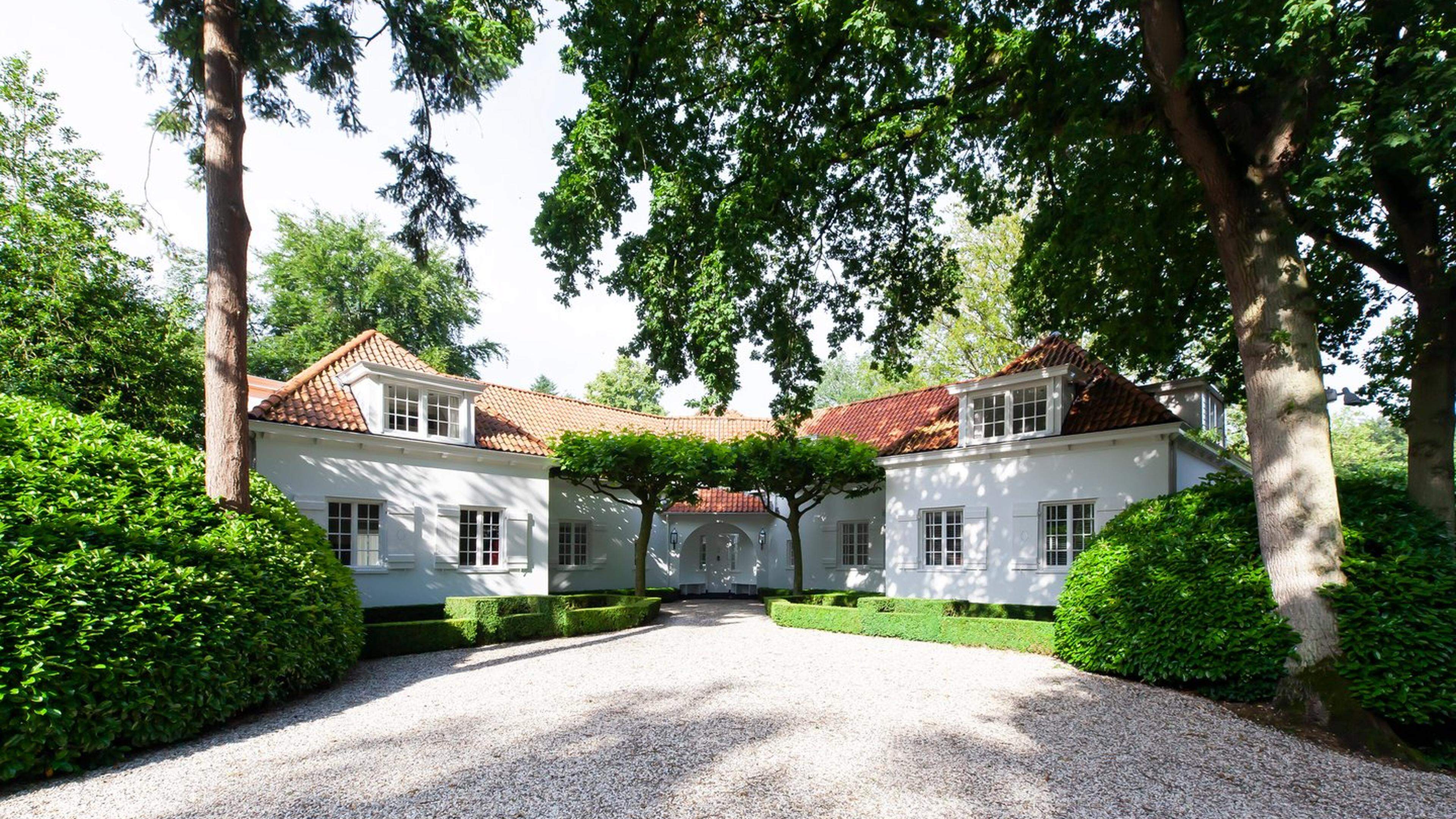 Gooise villa Jan des Bouvrie opnieuw fors in prijs verlaagd: vraagprijs 6.975.000 miljoen
