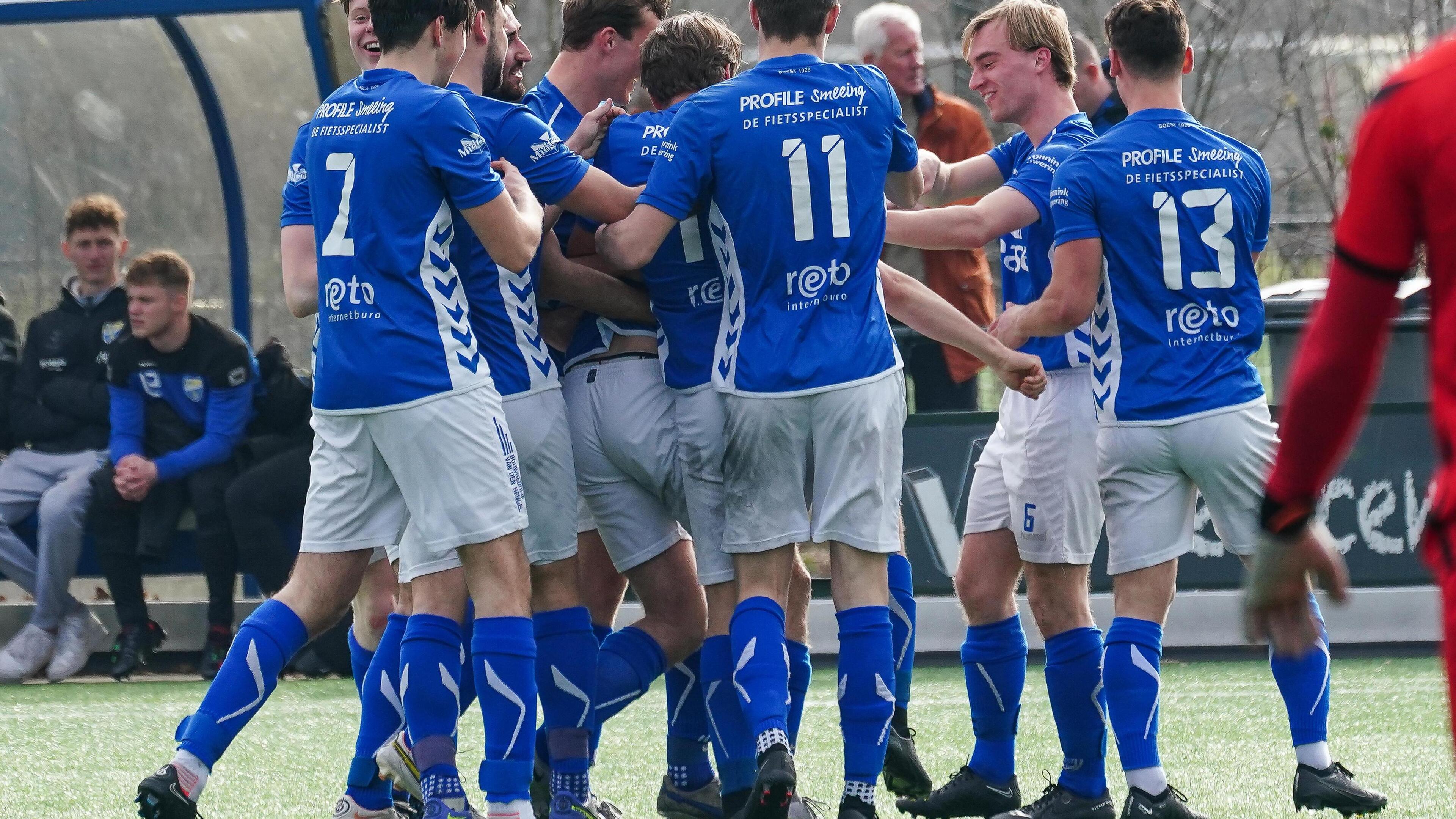 SO Soest boekt een erg belangrijke 2-1 overwinning op minder scherp Hooglanderveen. ’Het gaat niet a