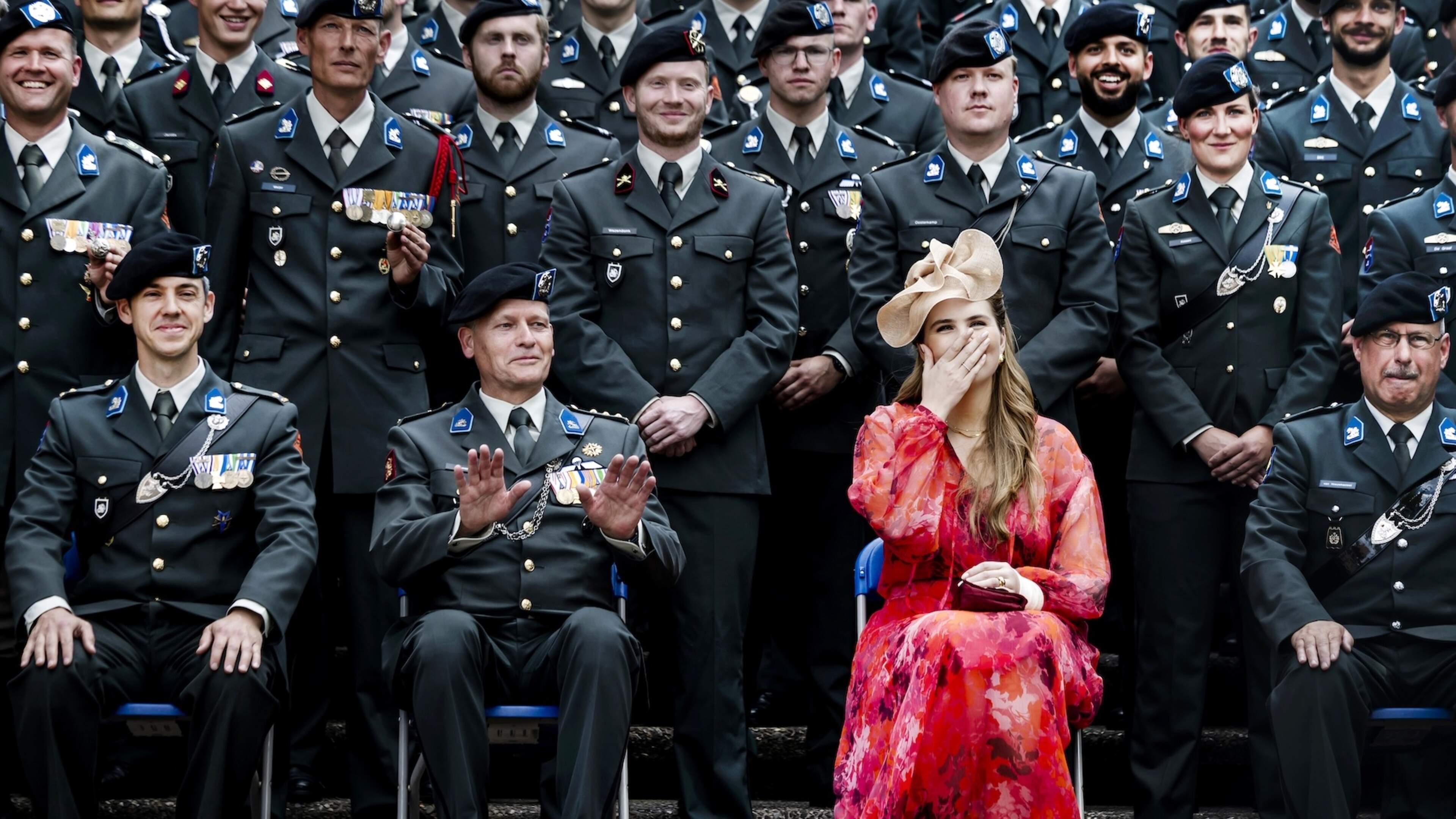 Photographer Remko de Waal wins Silver Camera Audience Award with photo of surprised Amalia among soldiers