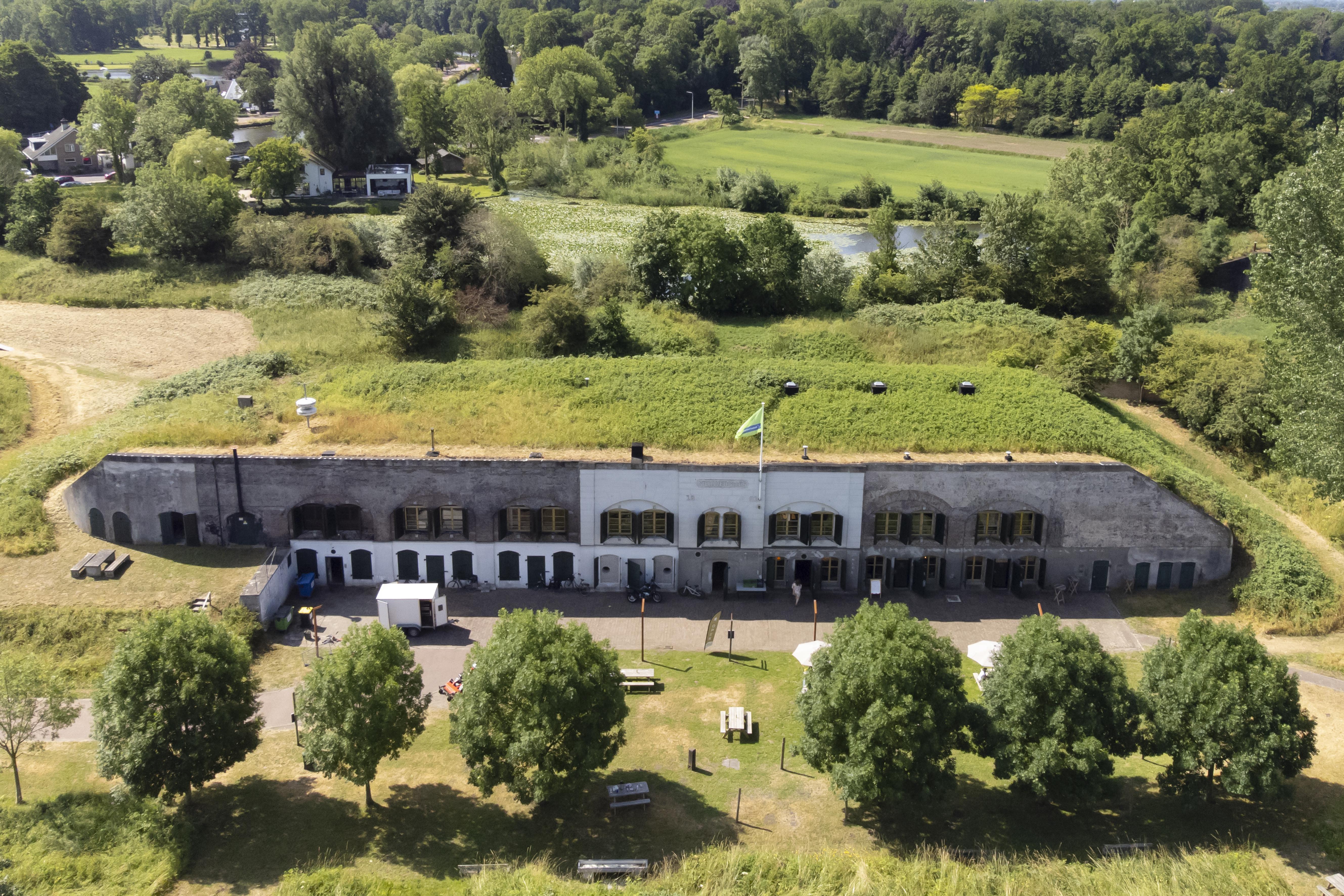 Wandelen langs de Vecht: het verscholen verdriet van de vrouwengevangenis in Nieuwersluis