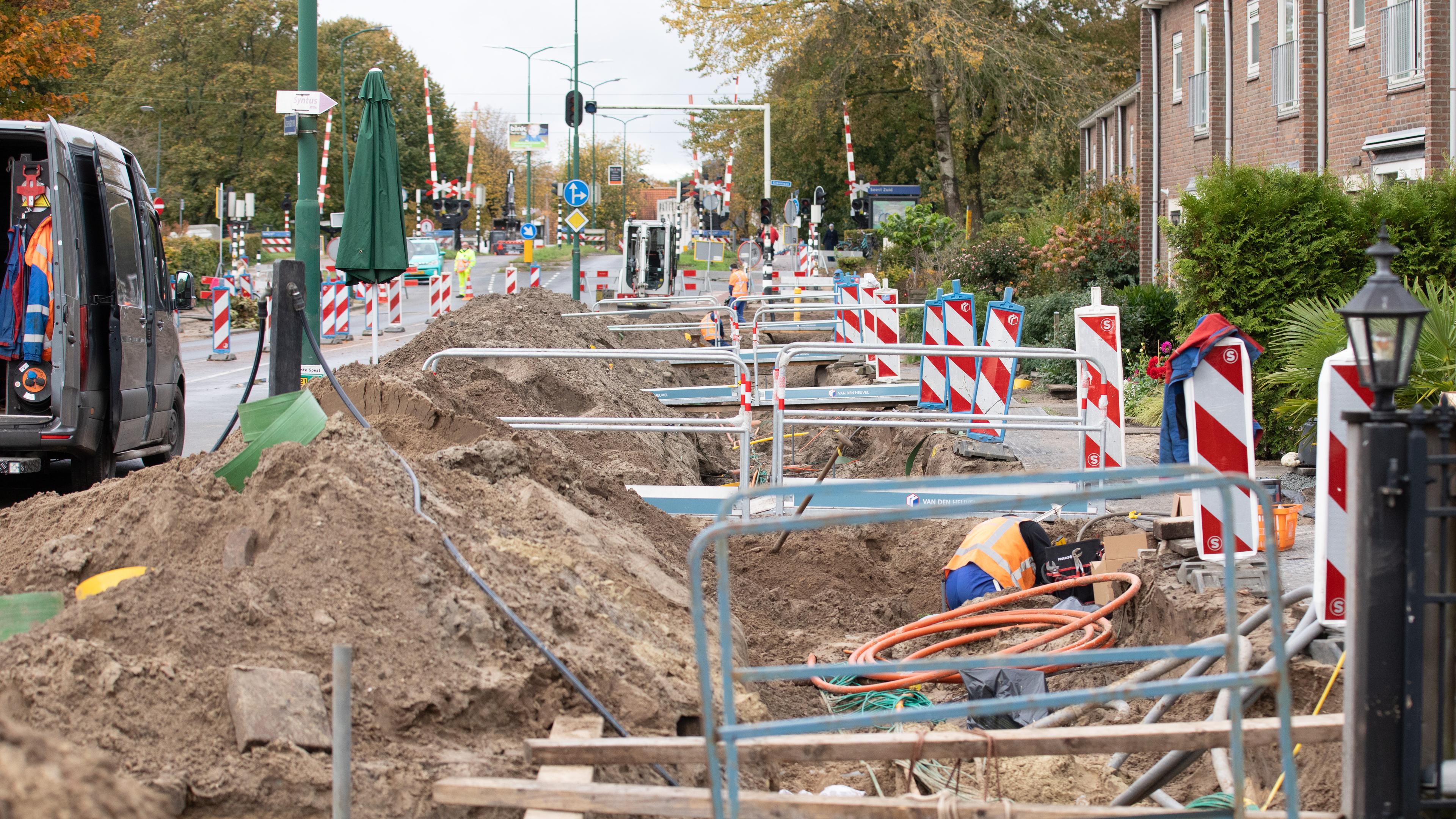 Wegwerk Soest-Zuid kan toch wel sneller, maar het blijft nog altijd een jaar doorbijten