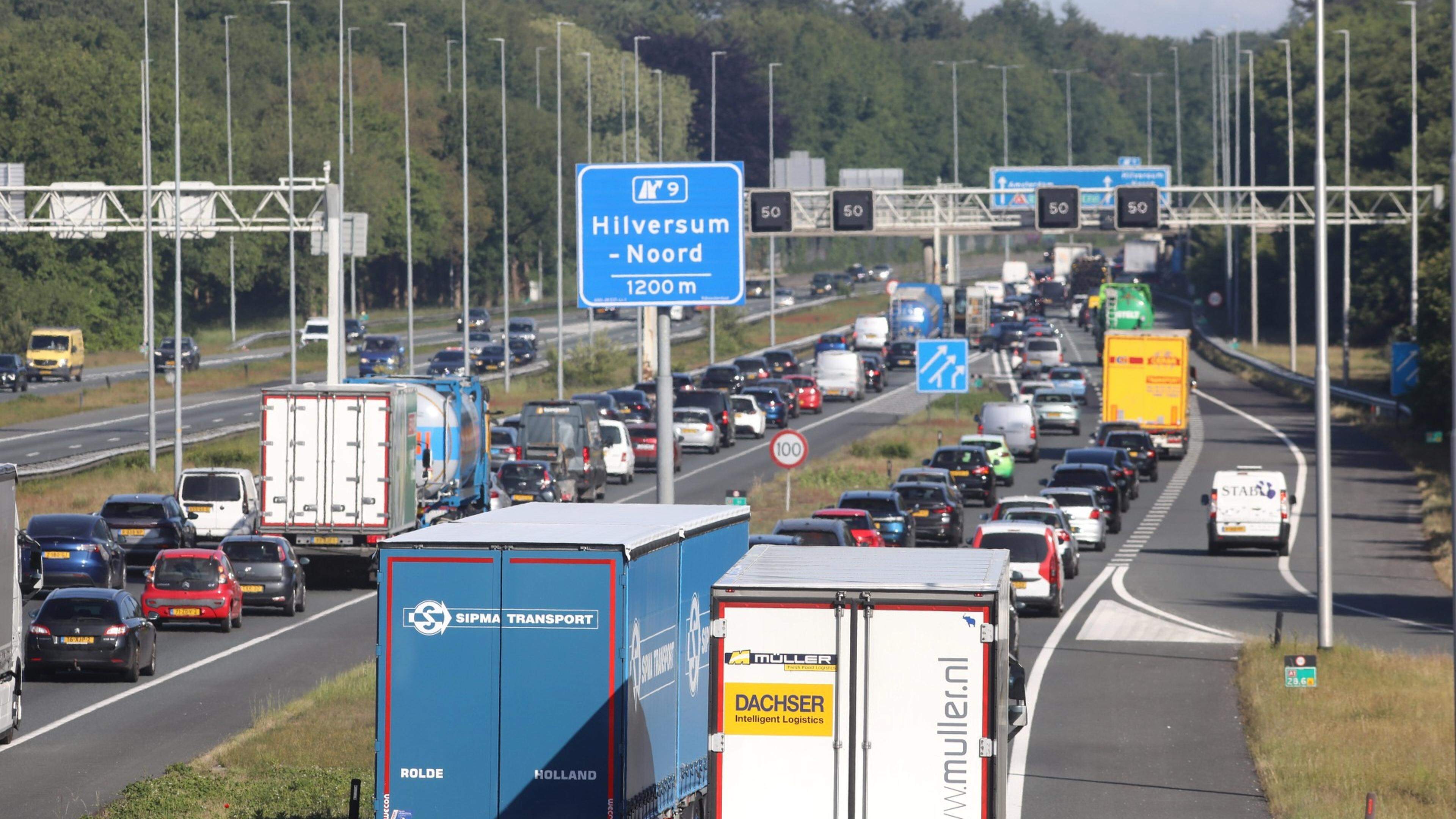 Kraan met pech veroorzaakt ruim twee uur file op A1
