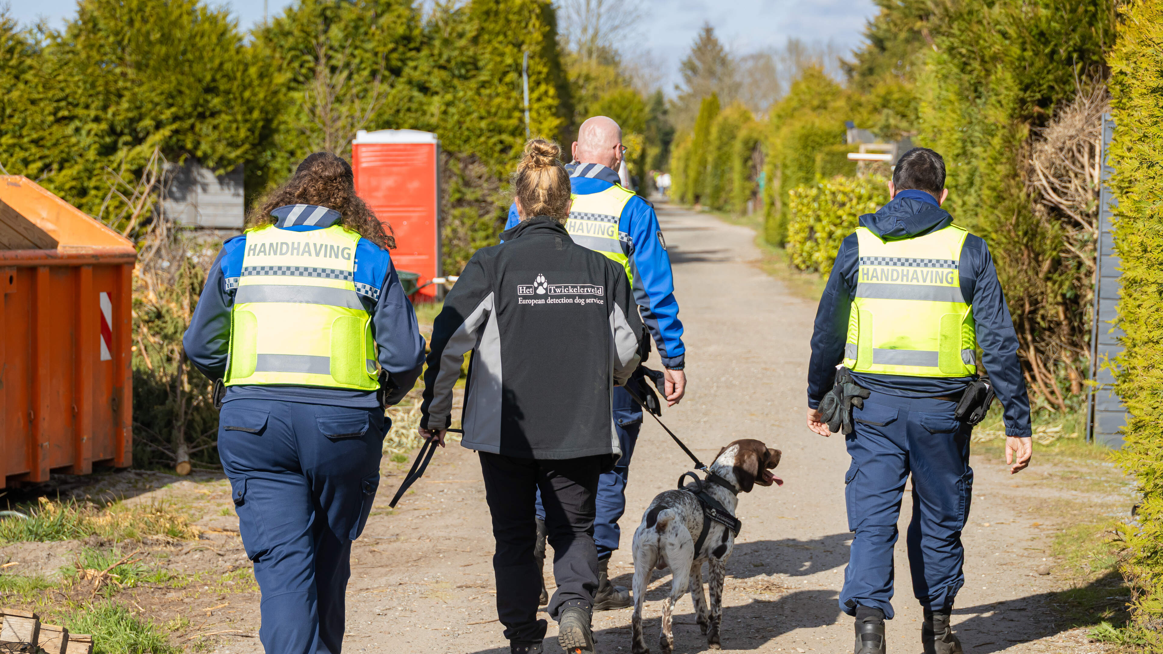 Burgemeester sluit recreatiepark in Loosdrecht na brand op woonboot