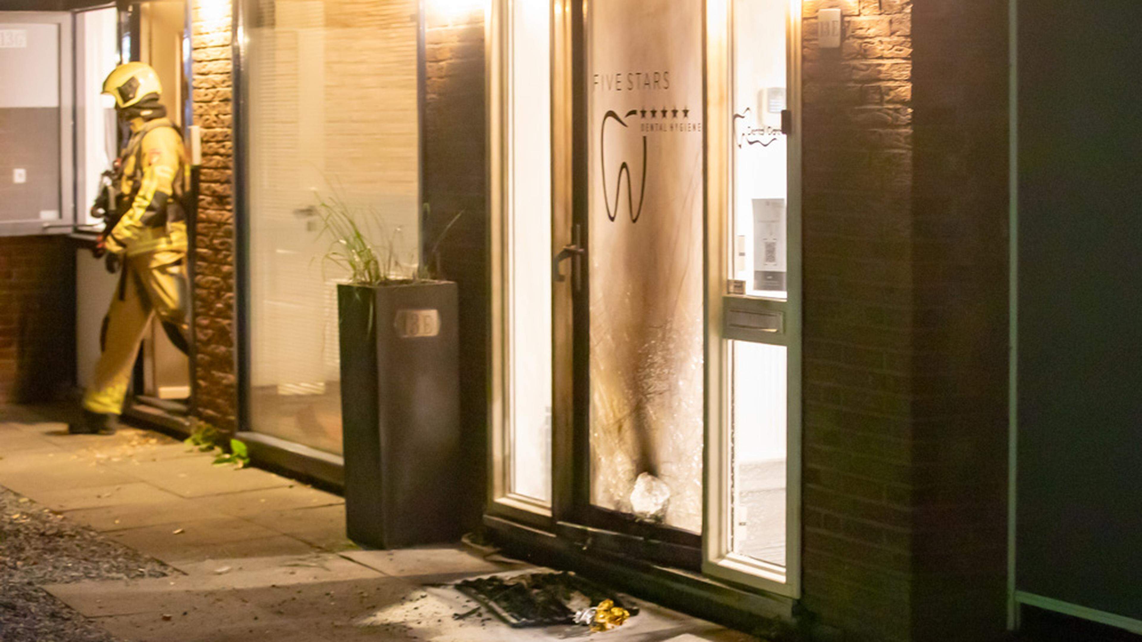 Buurt opgeschrikt door nachtelijke explosie bij bedrijfsverzamelgebouw in Baarn