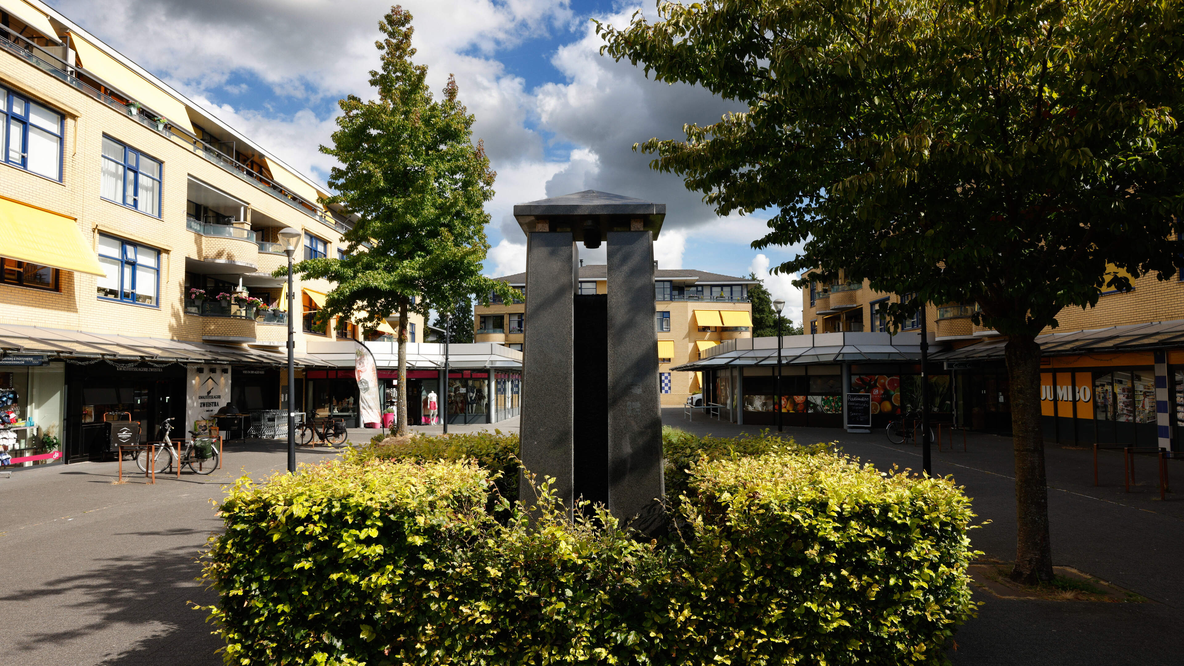 Aanstoot in Maartensdijk aan naakt mannelijk beeld, waterpomp wel populair