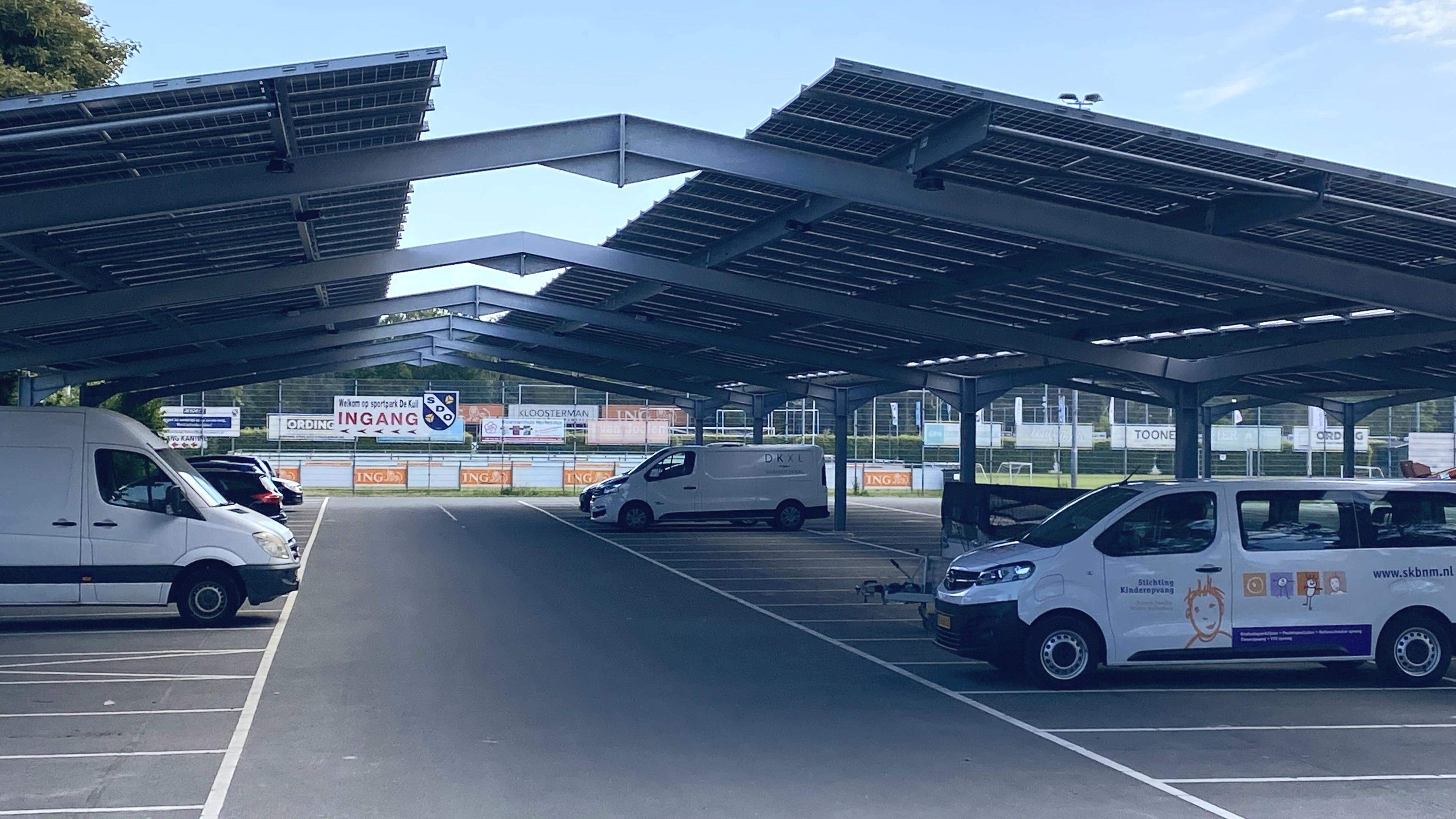 Vergunning voor solar carports op Baarnse carpoolplekken is er, maar of de panelen er ook echt komen