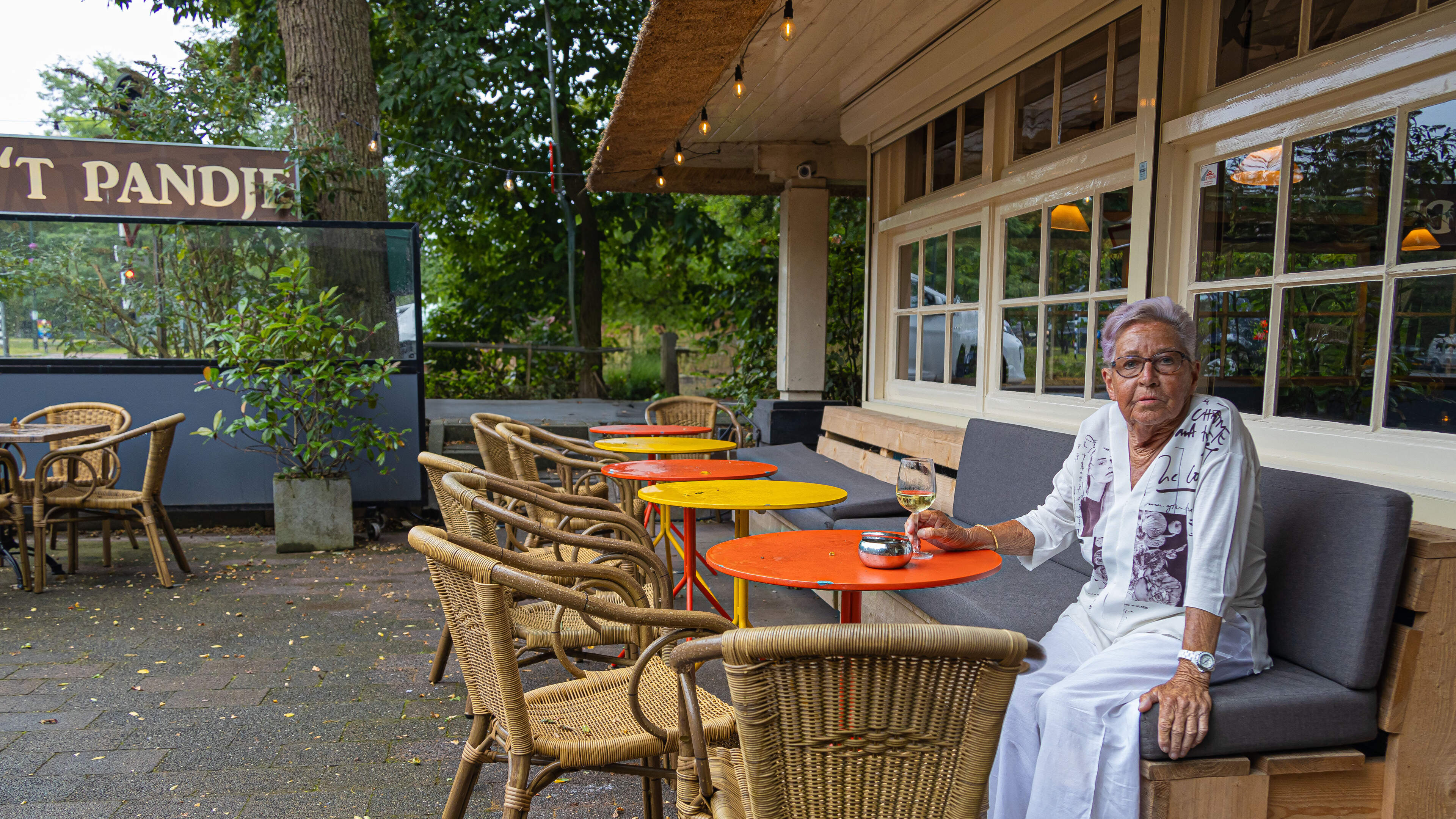 Bekende horecavrouw Anna (82) heeft genoten van haar leven, maar nu is ze het zat en wil ze dood
