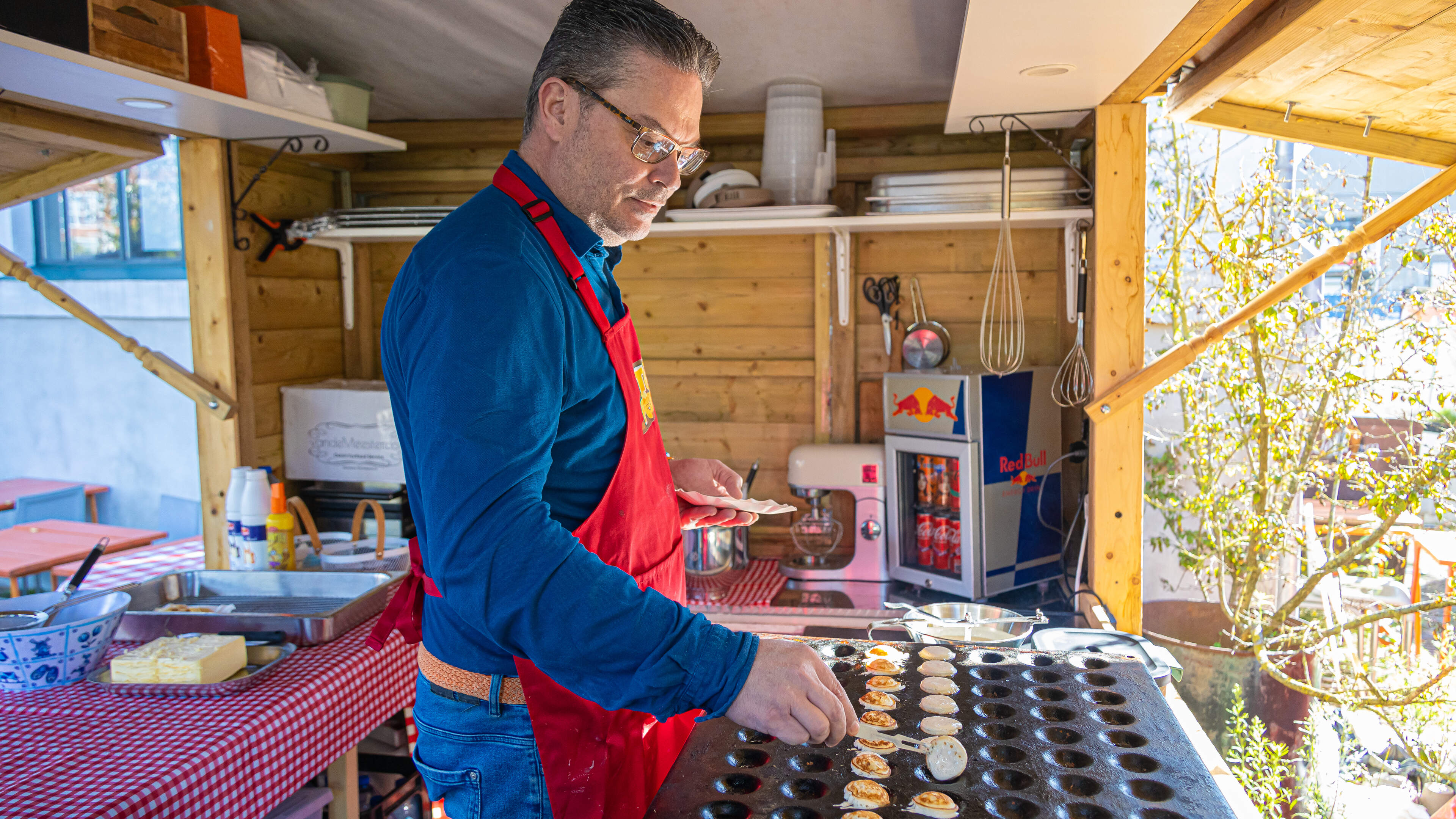 Patrick opent poffertjeskraam Toffe Poffers bij De Krachtcentrale Huizen. 'We gaan voor reuring zorgen' | De Gooi- en Eemlander